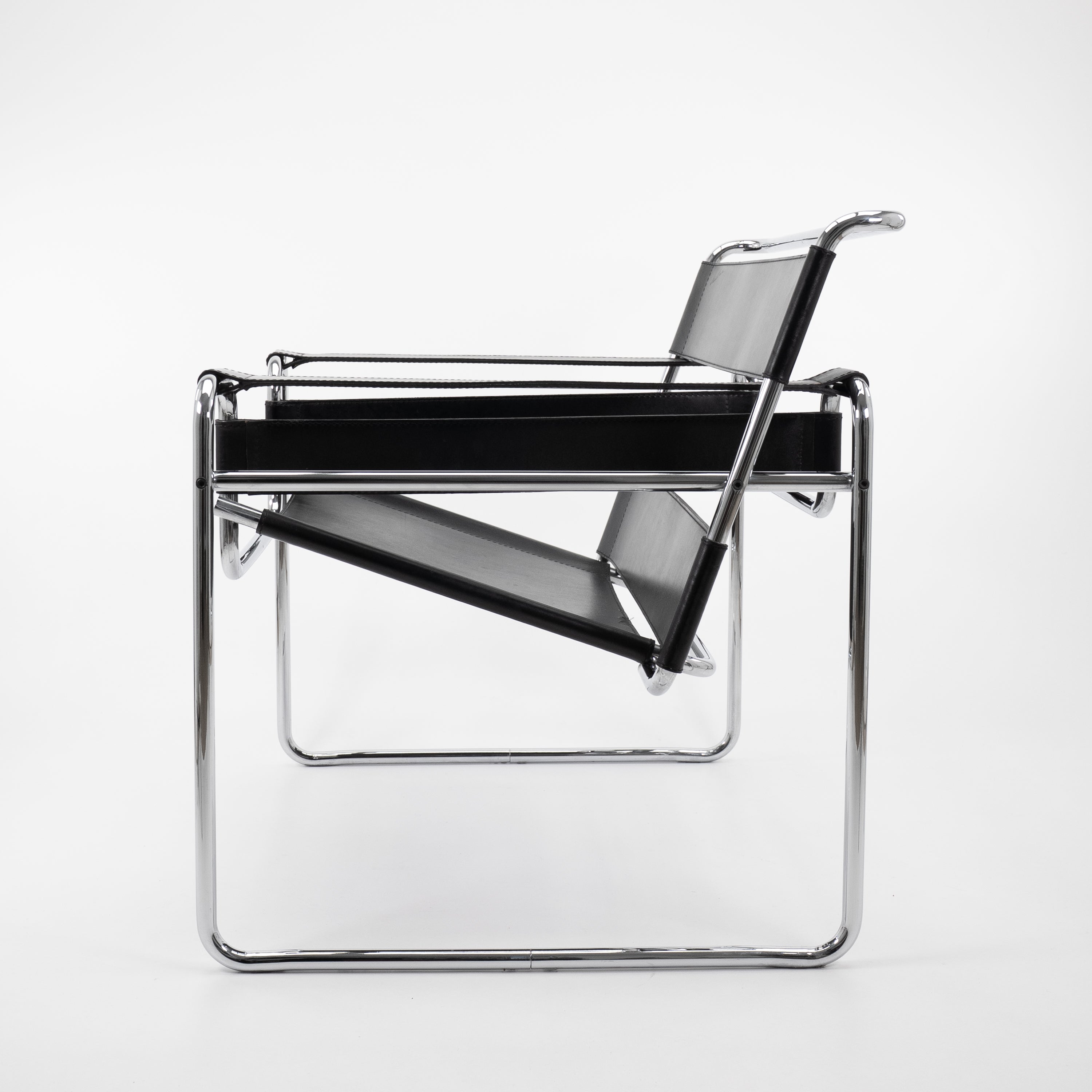 Wassily Armlehnstuhl Schwarz von Knoll International