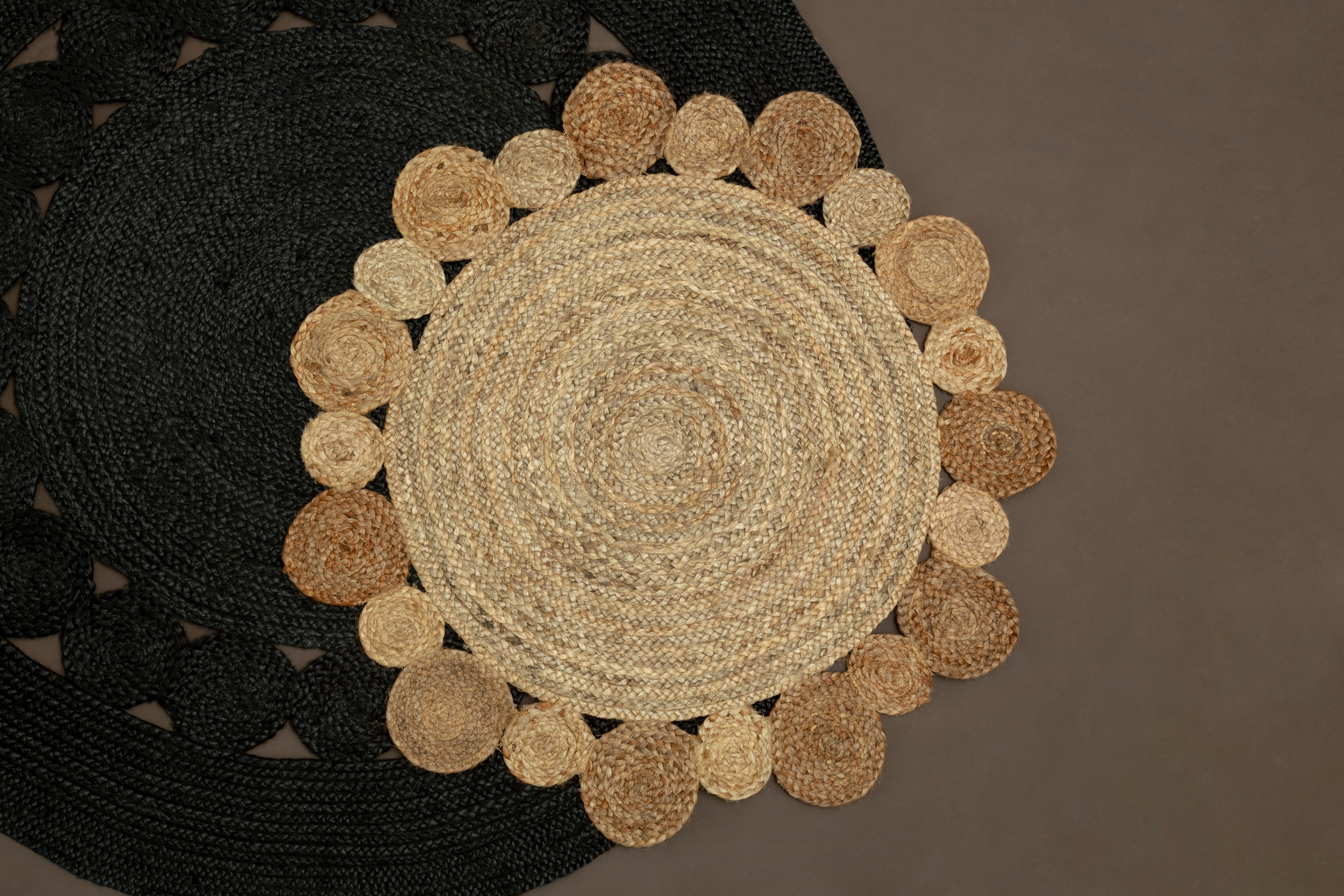 Bosie Demir Runder Schwarzer Jute-Teppich