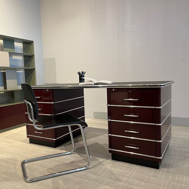 Classic Line Schreibtisch TB229 Stahl Dunkelrot