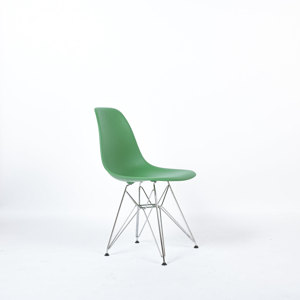 DSR Eames Plastic Side Chair Grün