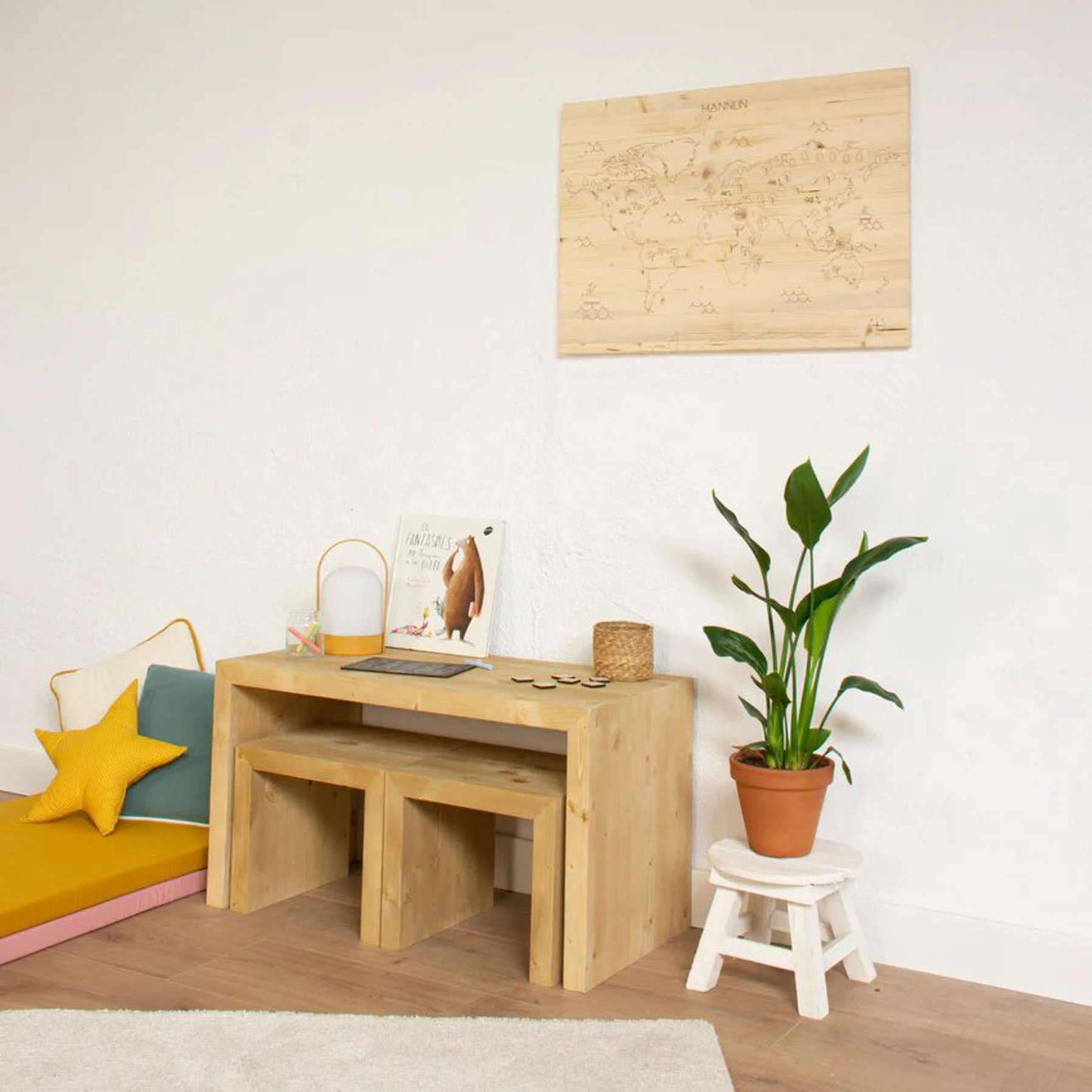 Ekine Montessori Tisch Holz Weiß Gealtert