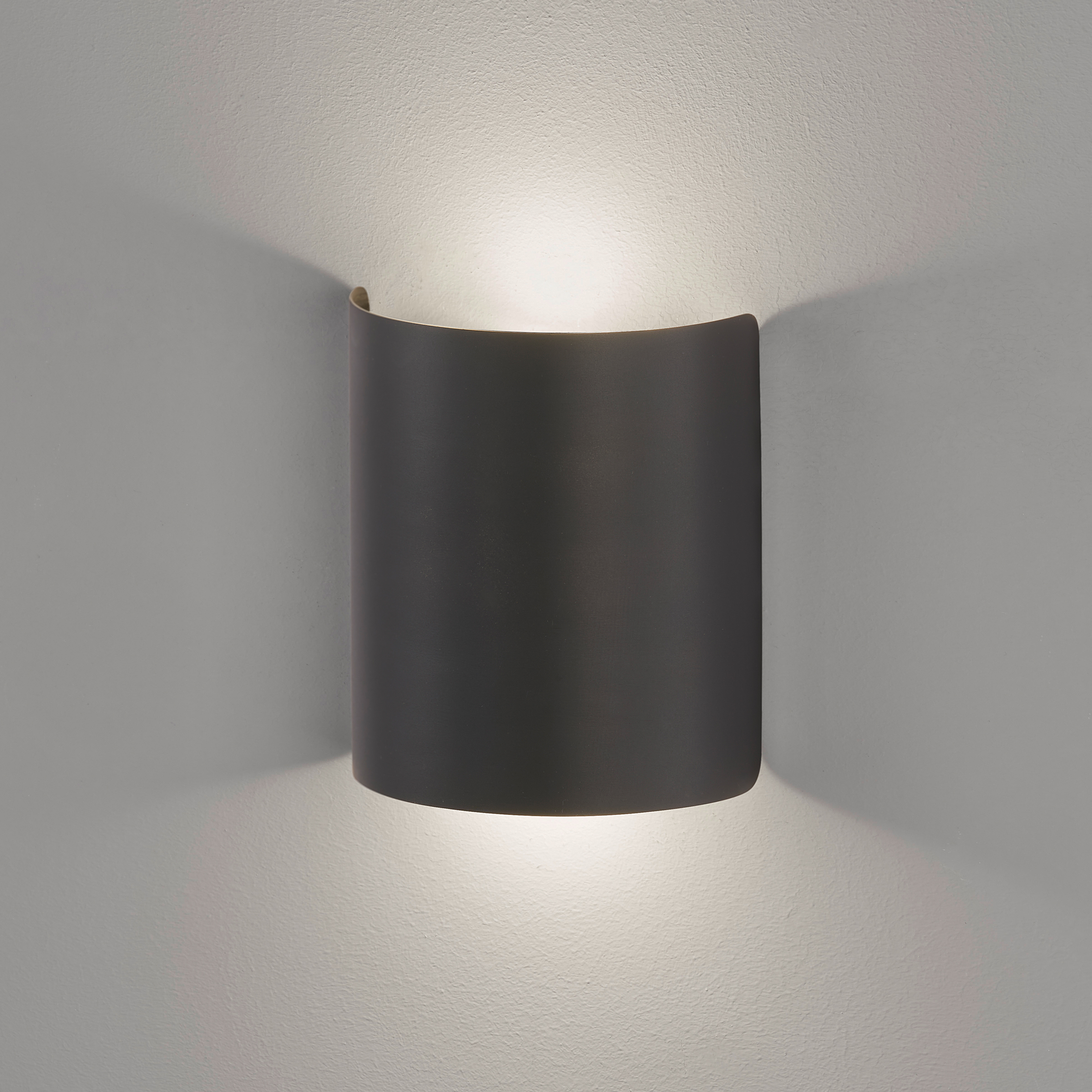 Halv LED-Wandleuchte Eisen Schwarz 1-flammig
