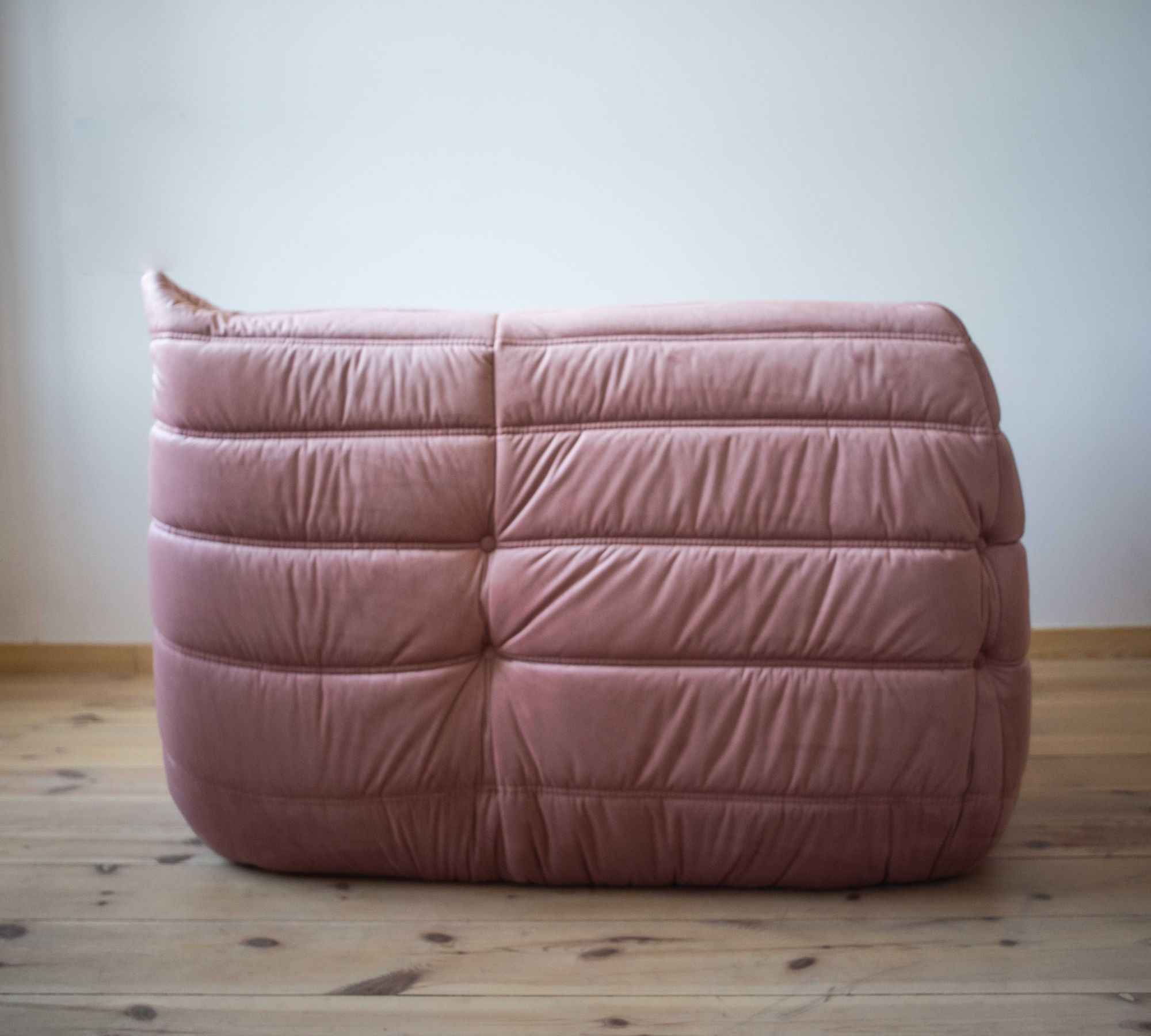 Togo Divano angolare velluto rosa perla