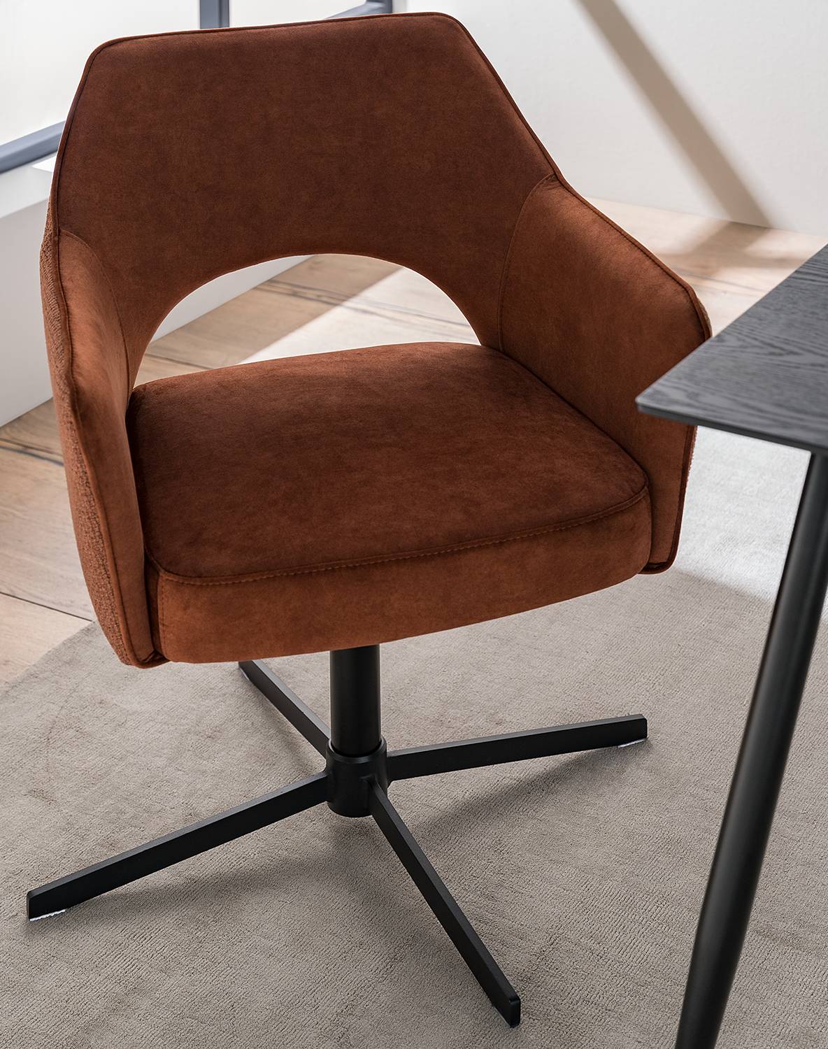 Yellville Typ B Armlehnenstuhl Eisen Textil Rostbraun