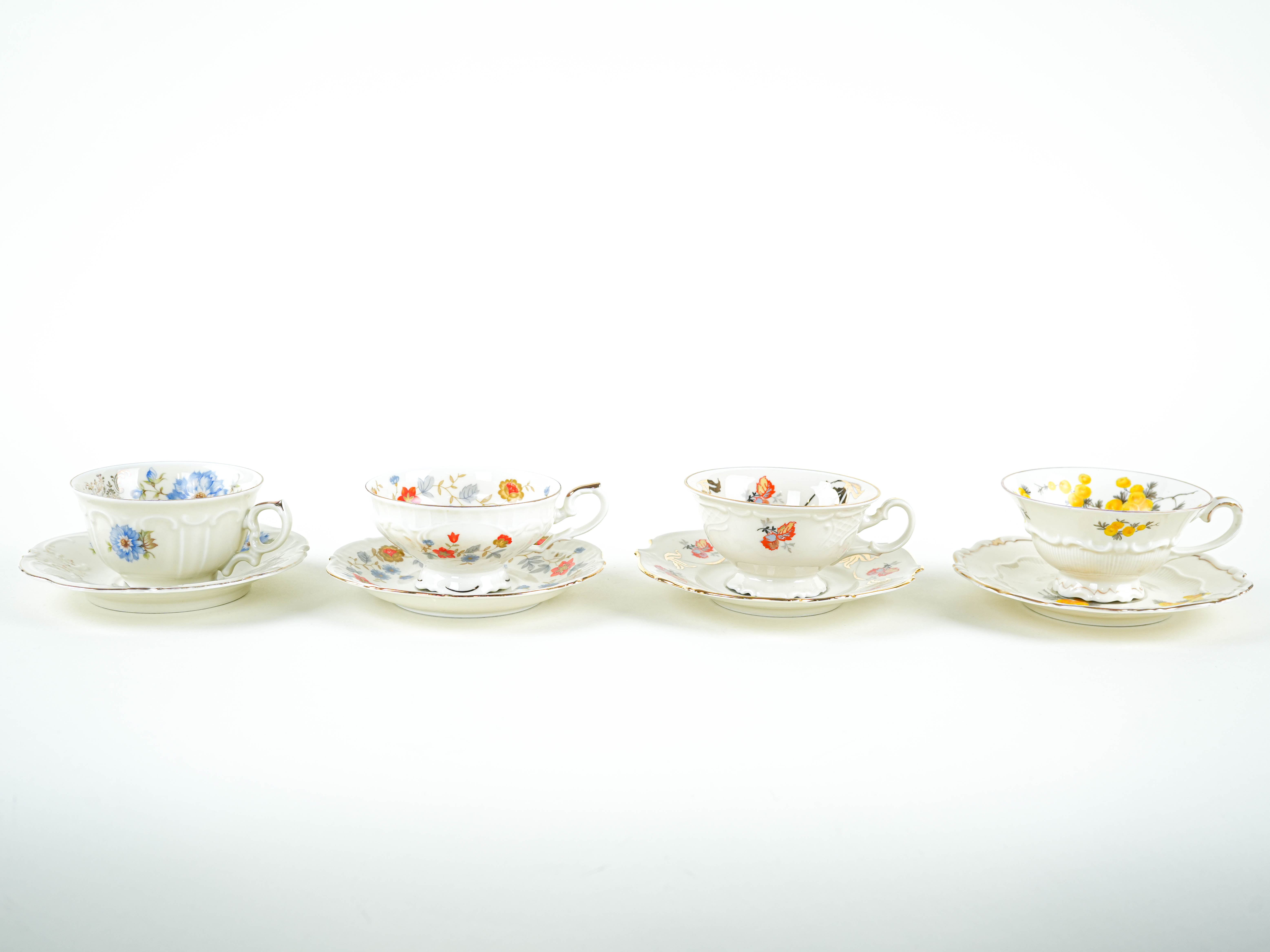 Porcelain cup set 20th century