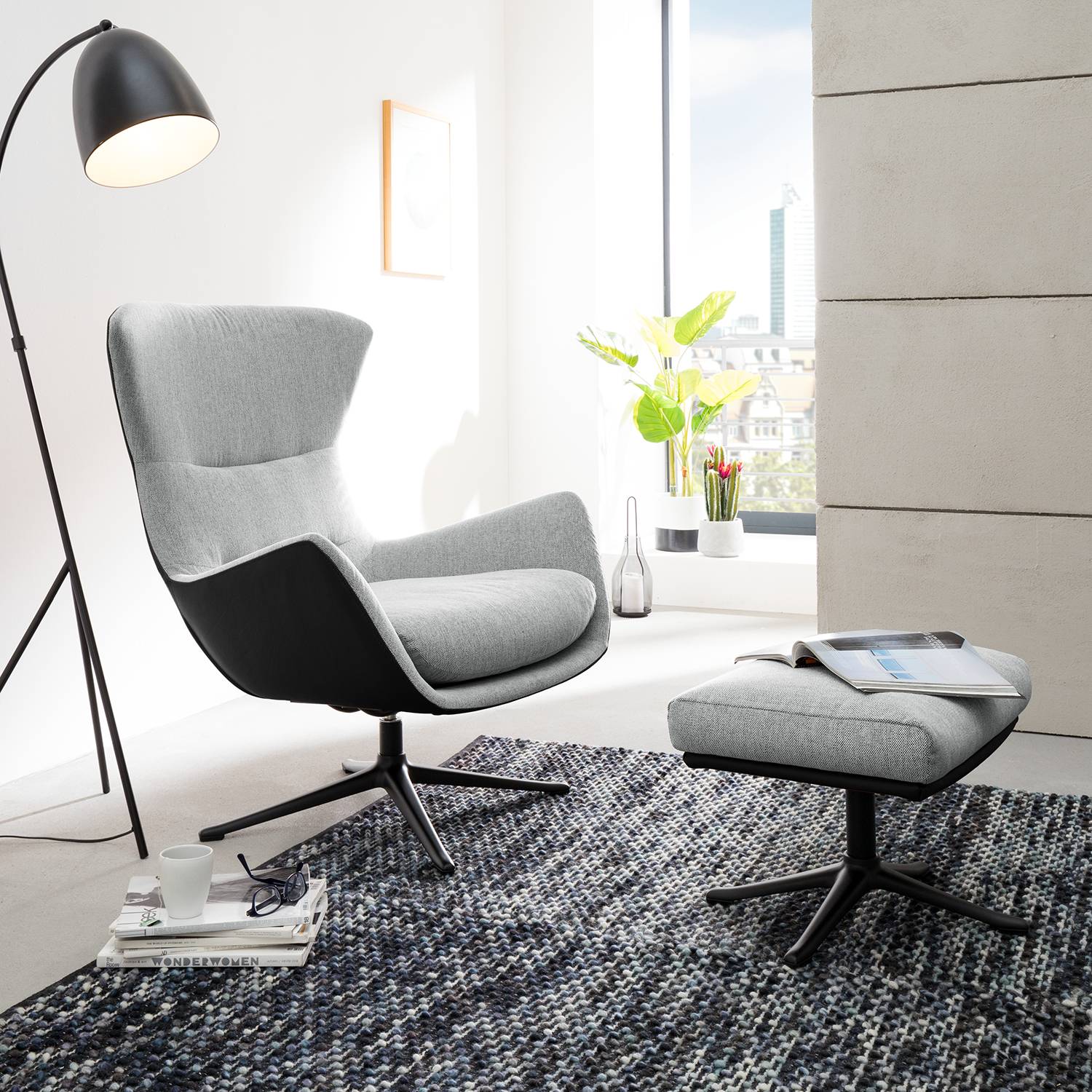 Hocker Hepburn mit Kreuzfuß Hellgrau