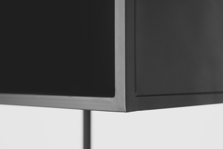 Manhattan Regal Metall Schwarz