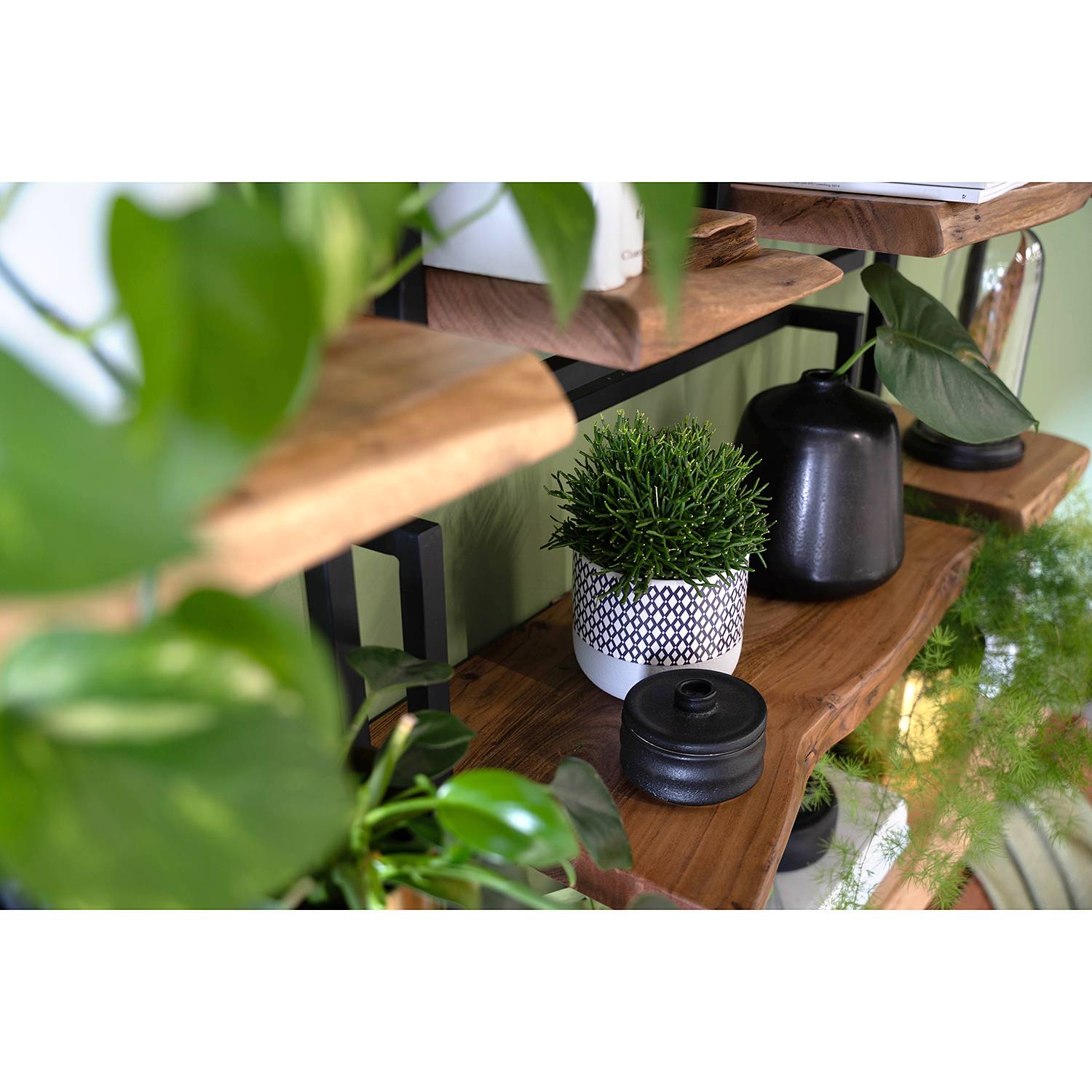 Kaawo I Wall Shelf Acacia Metal Black