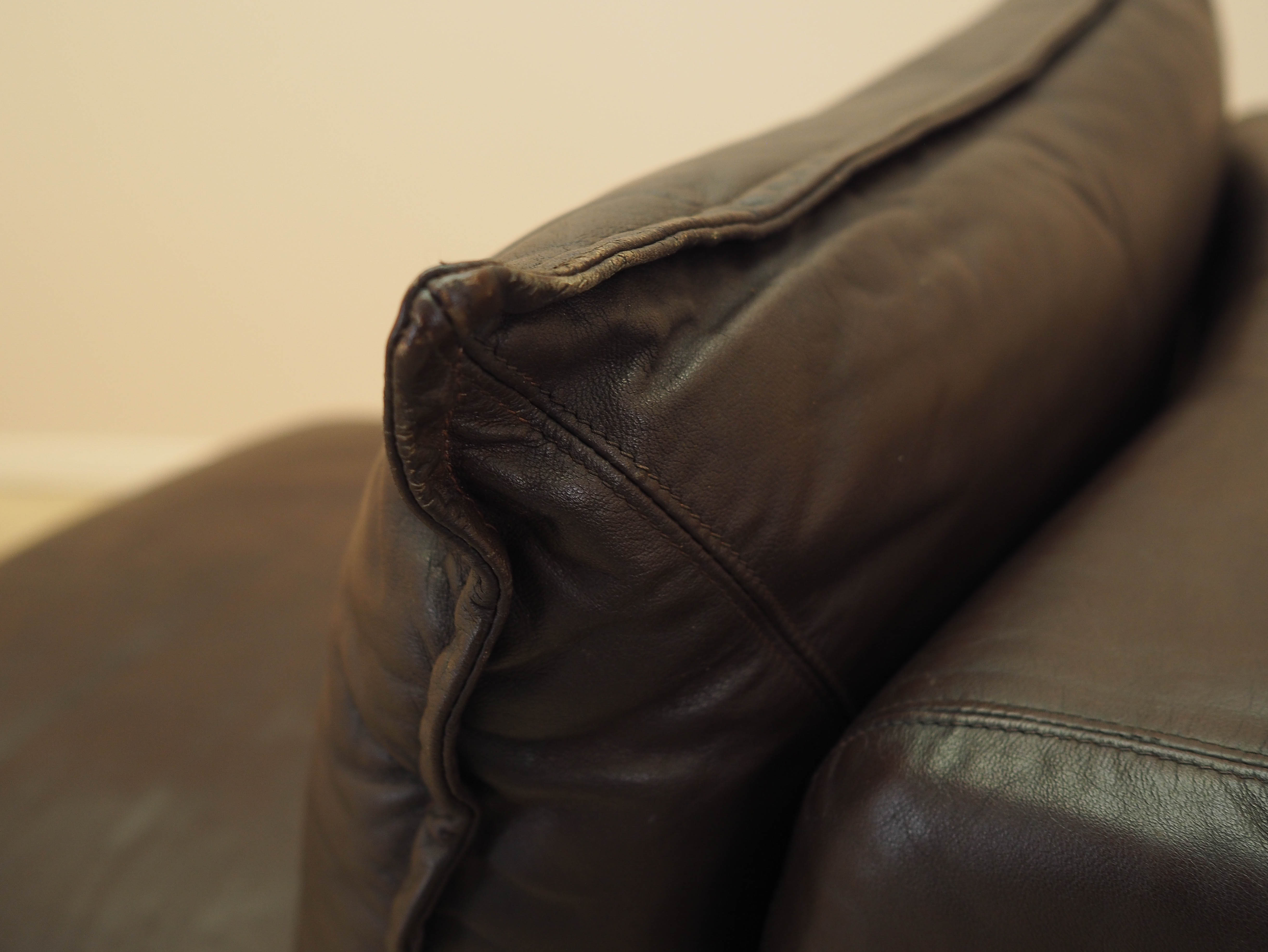 Leather armchair Brown