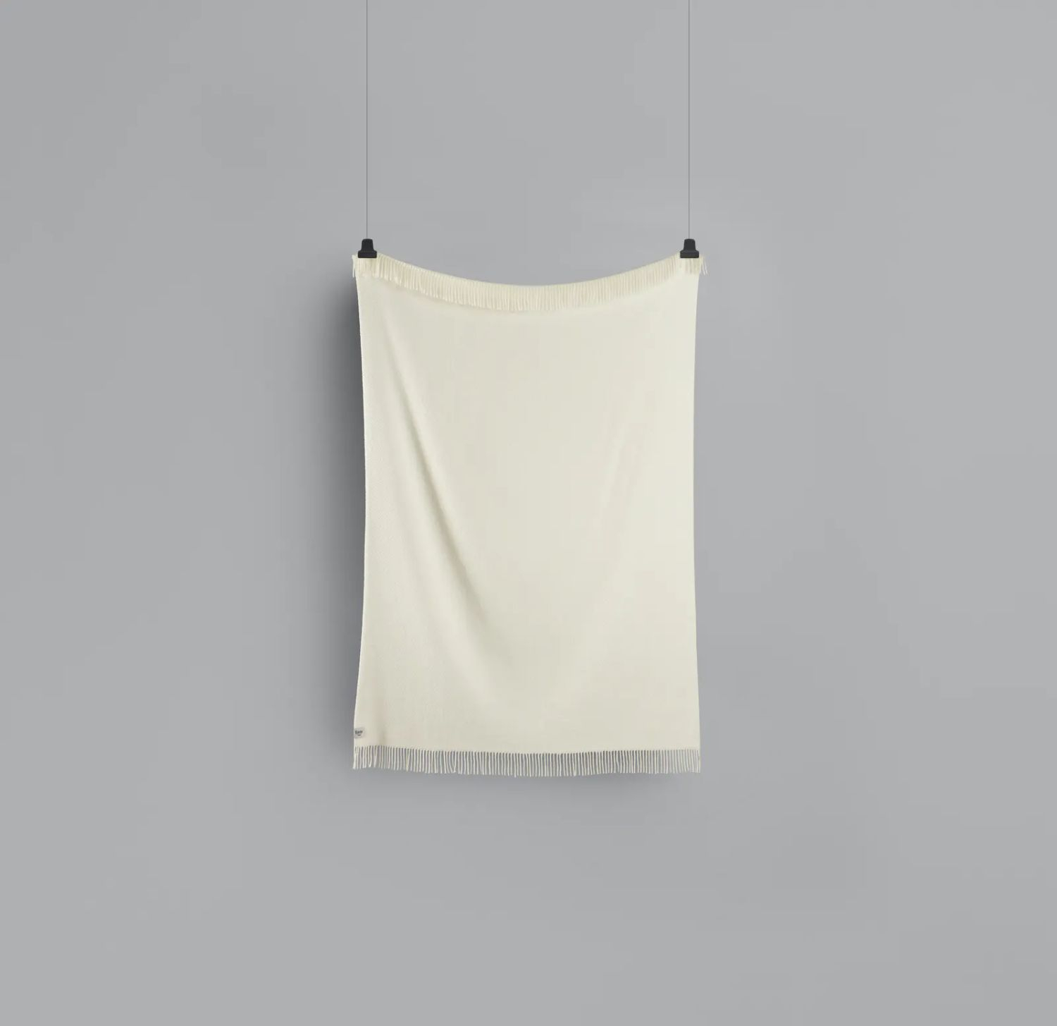 Cat's paw blanket wool white