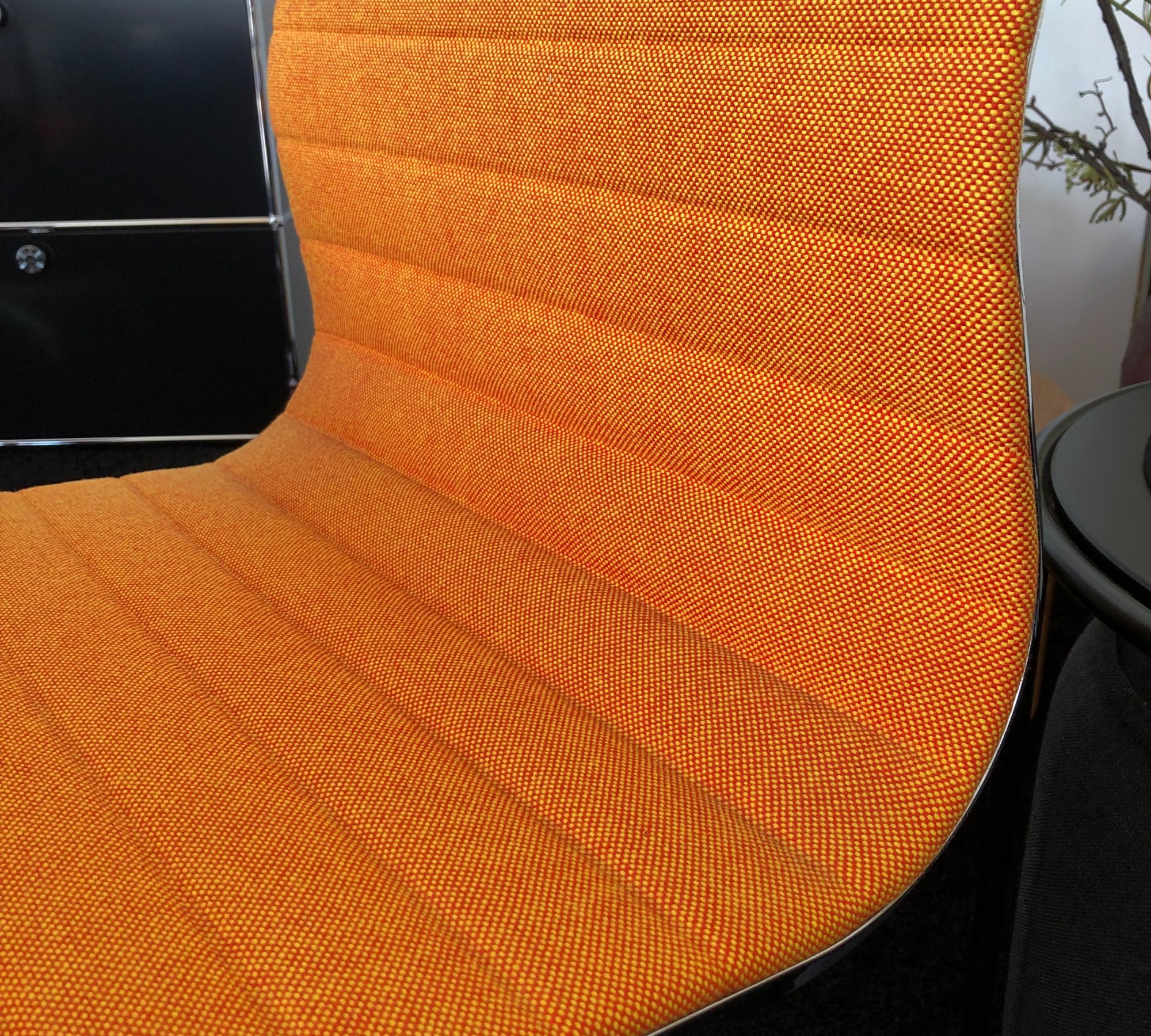 Aluminium Chair EA 101 Stoff Orange