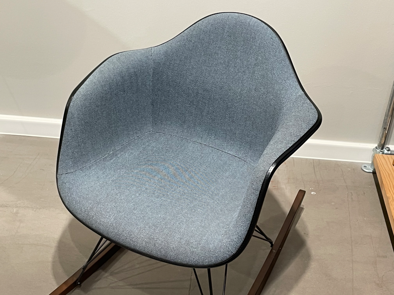 Eames Armchair RAR Schaukelstuhl