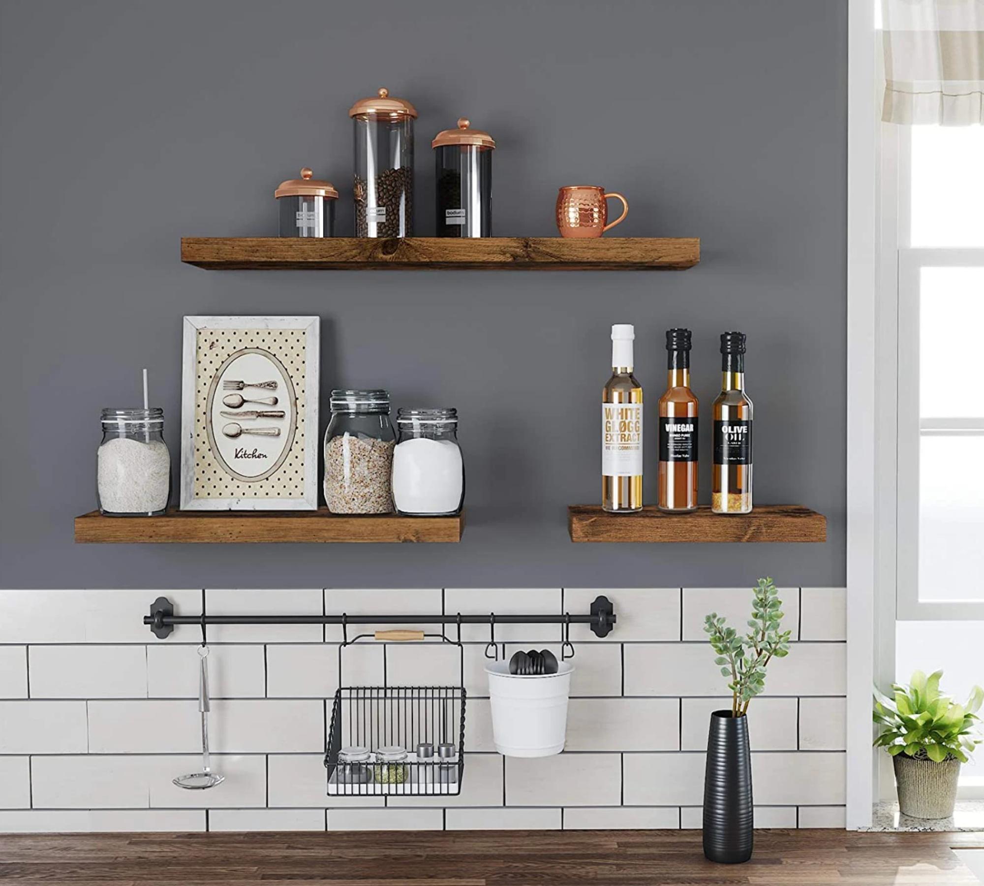 Floating shelf in dark wood look