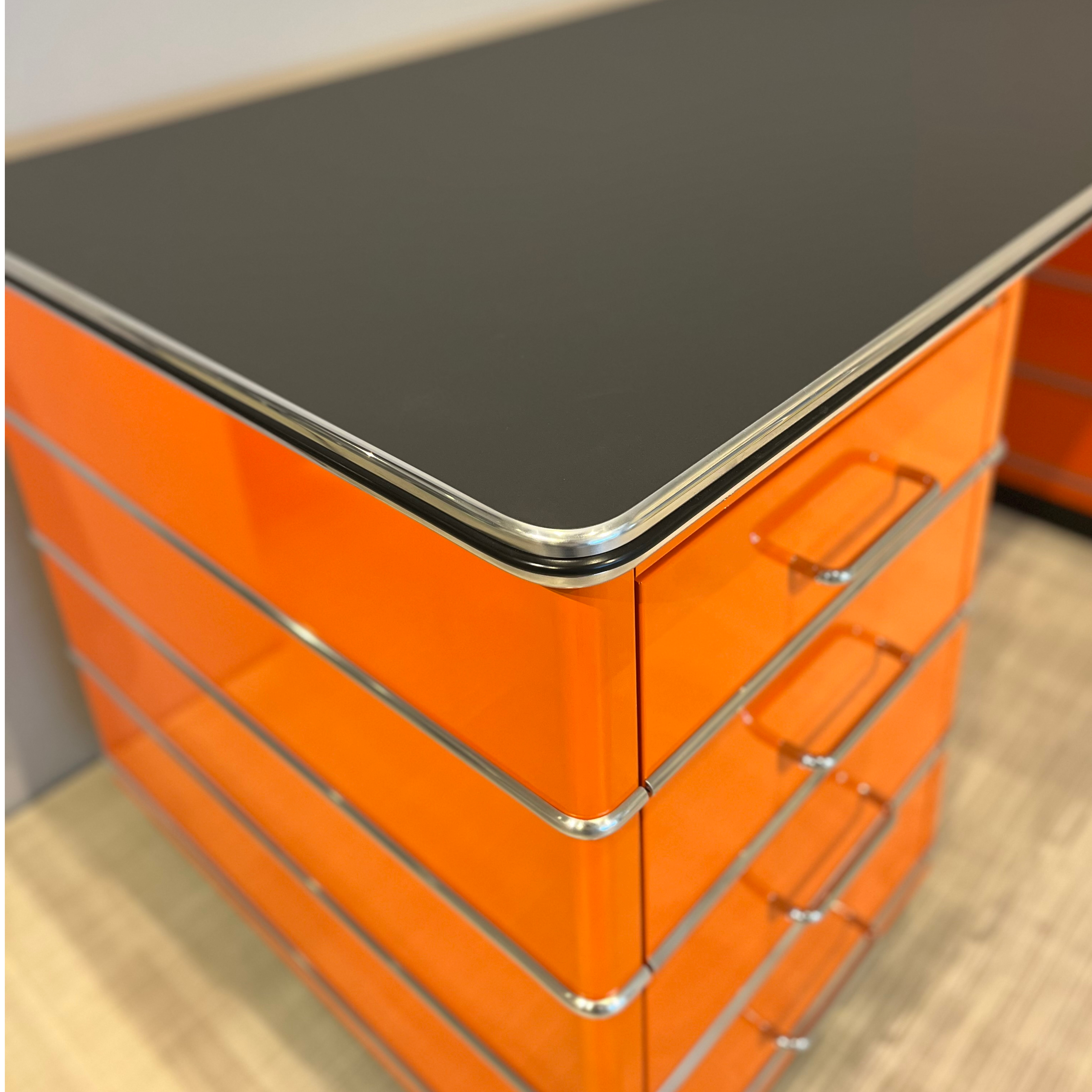 Classic Line Schreibtisch TB 229 Stahl Orange