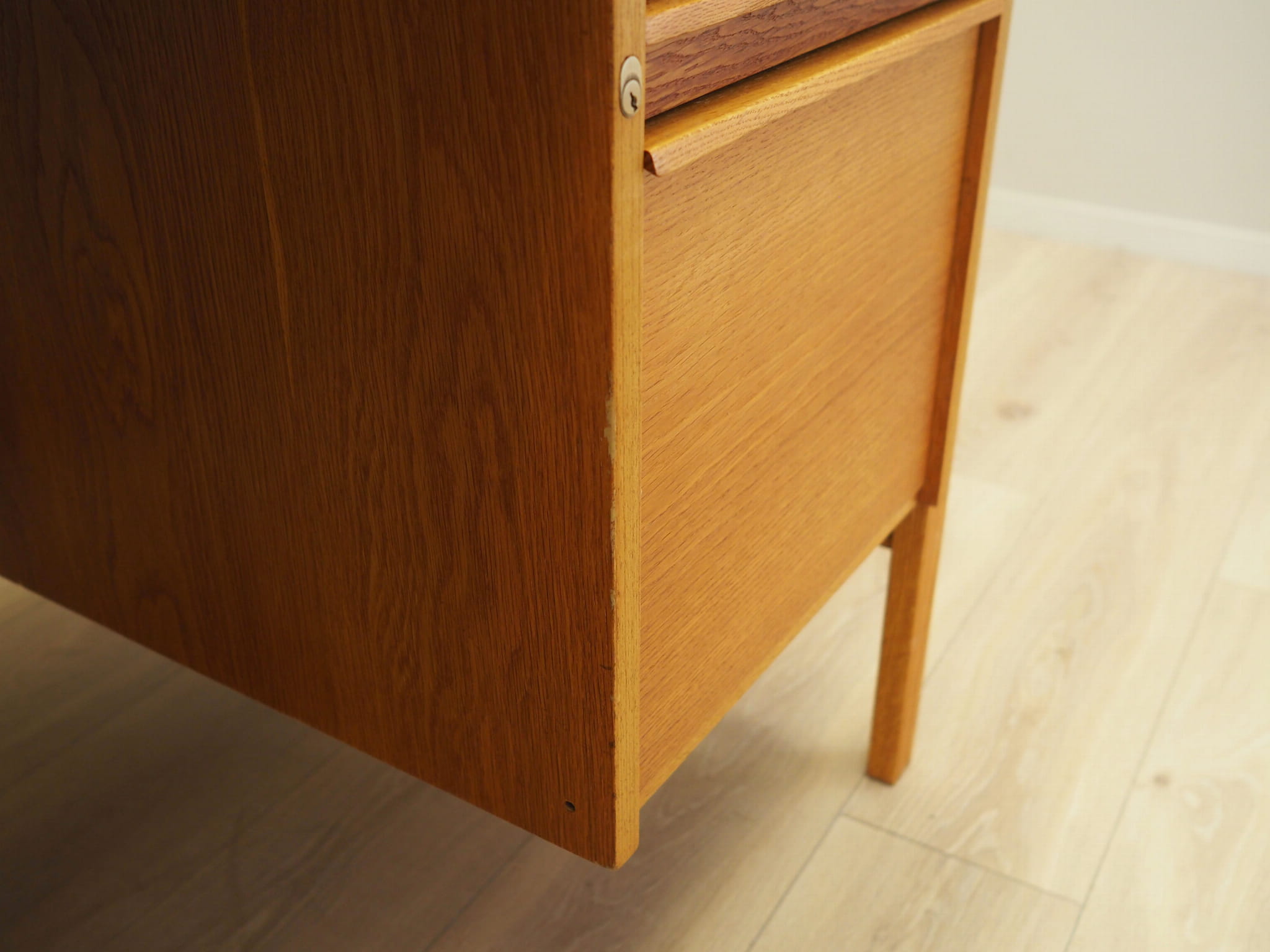 Desk
Ash wood
1970s