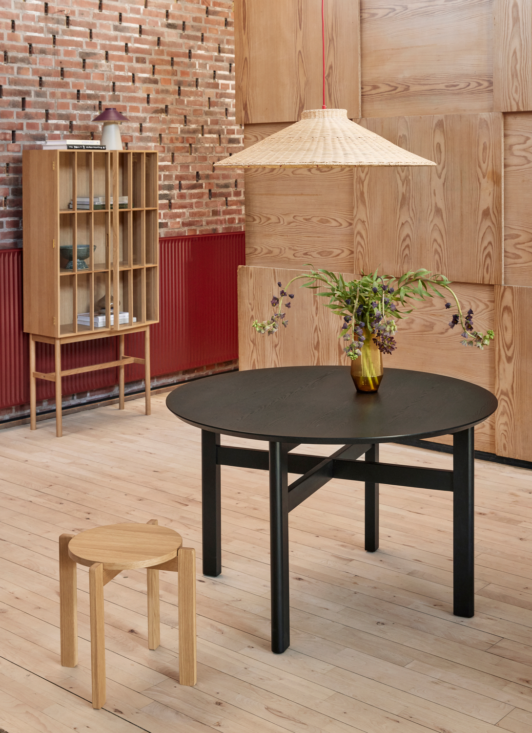 Chipper Tischlampe Sandfarben Burgundy