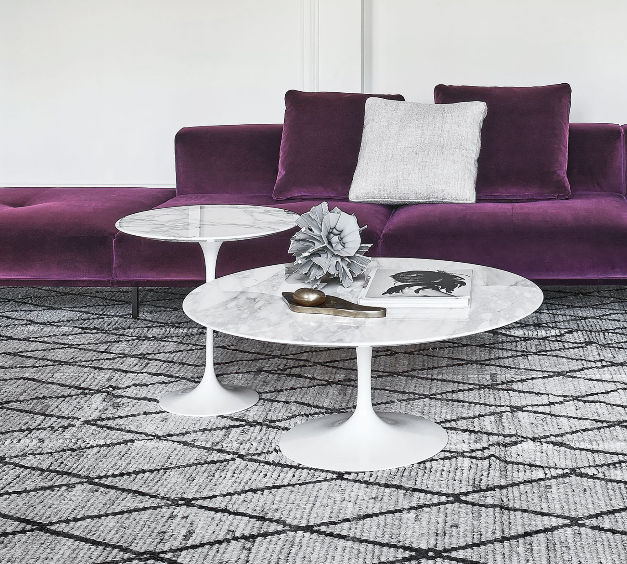 Saarinen Couchtisch Rund Marmor Schwarz