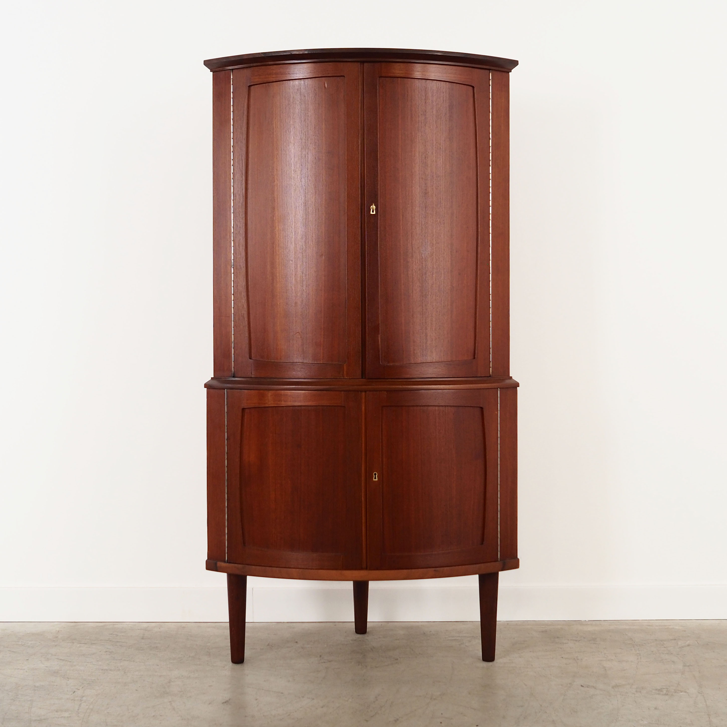 Eckschrank Teakholz 1970er Jahre