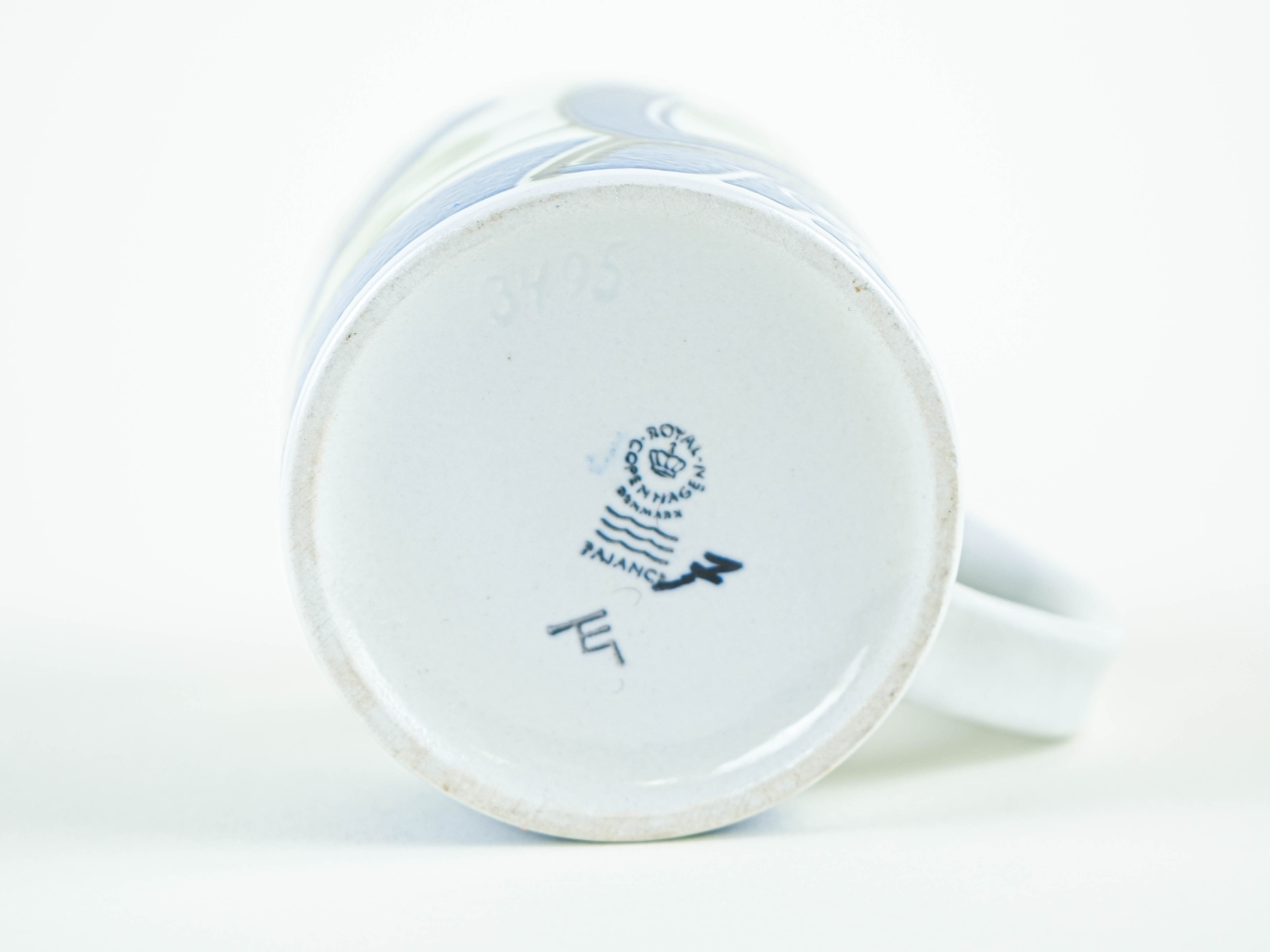 Porcelain cup 1981