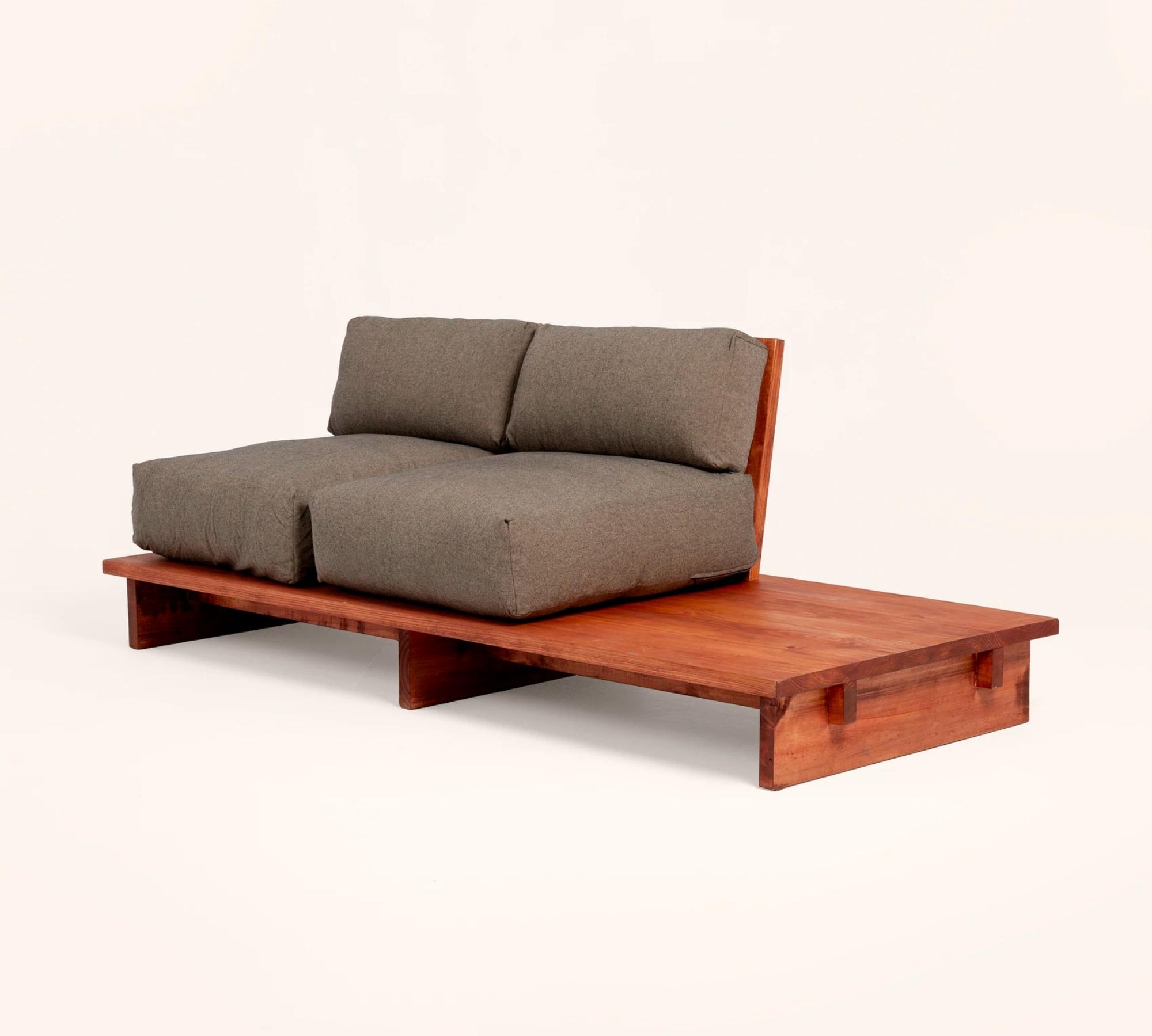 Sofa aus recyceltem Holz mit Ablage Mahagoni