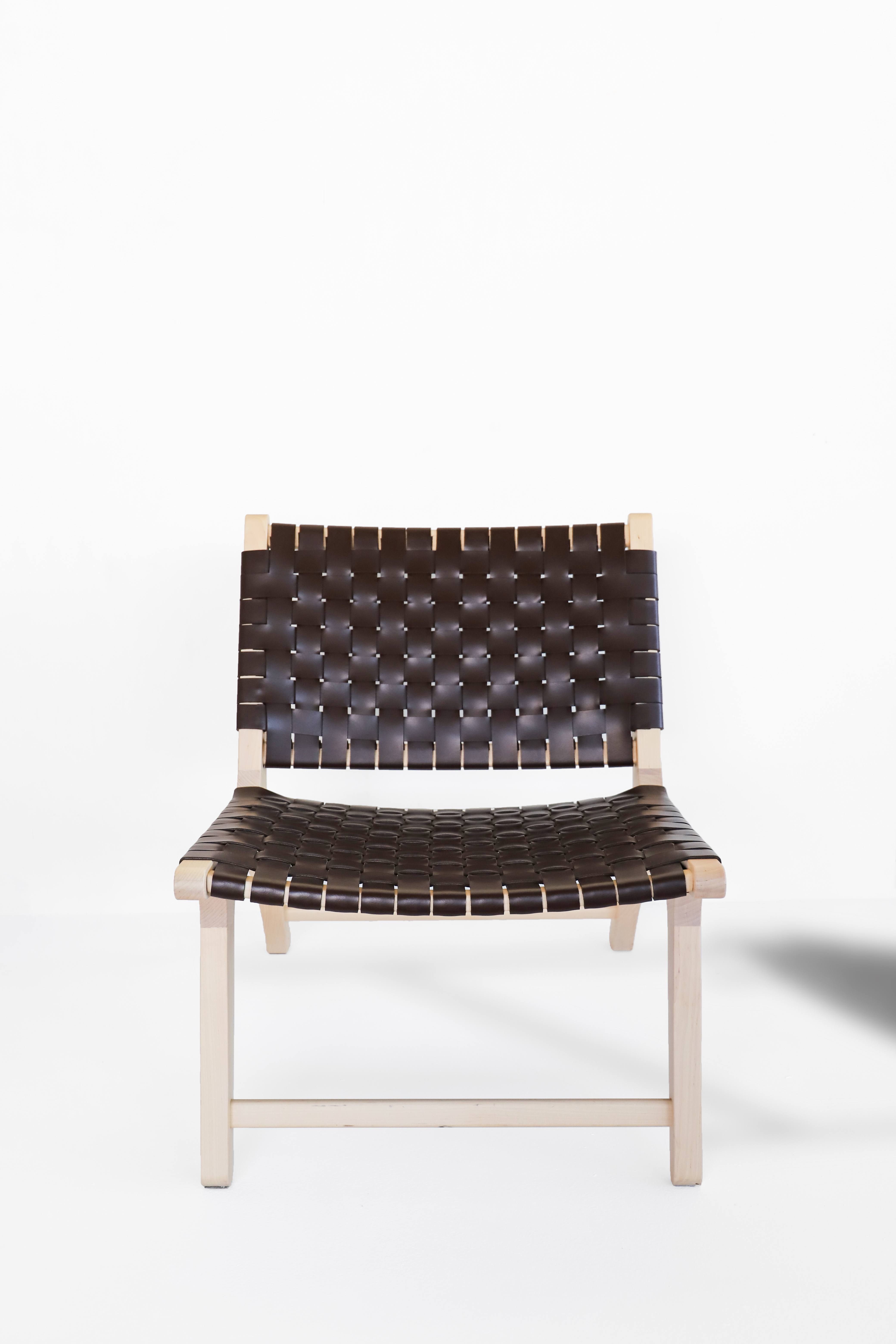 Sedia Lounge Jasmine in pelle legno massiccio tecnica di intreccio marrone