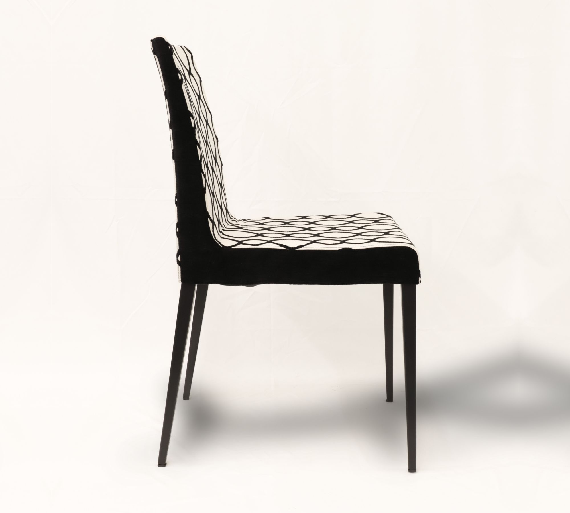 King Chair Stuhl Textil Metall Schwarz Gemustert