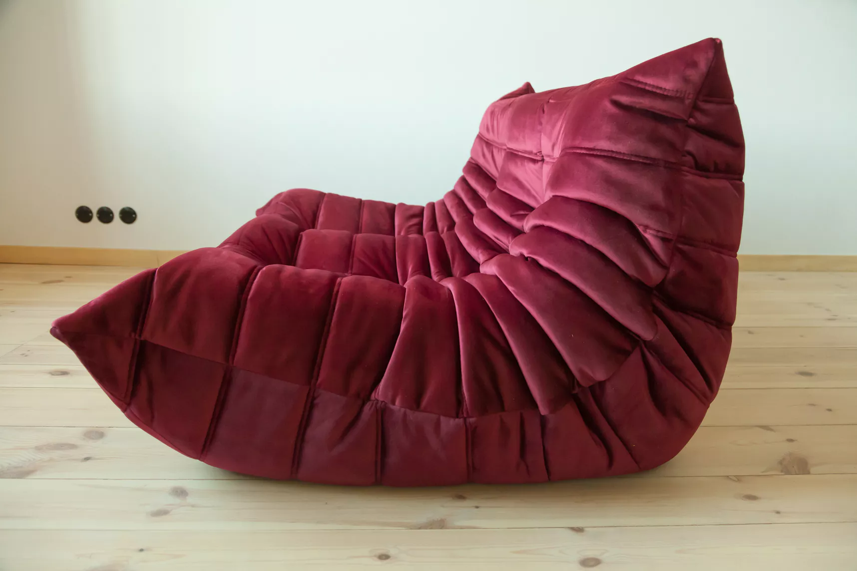 Togo Sofa 2-Sitzer Samt Burgundrot