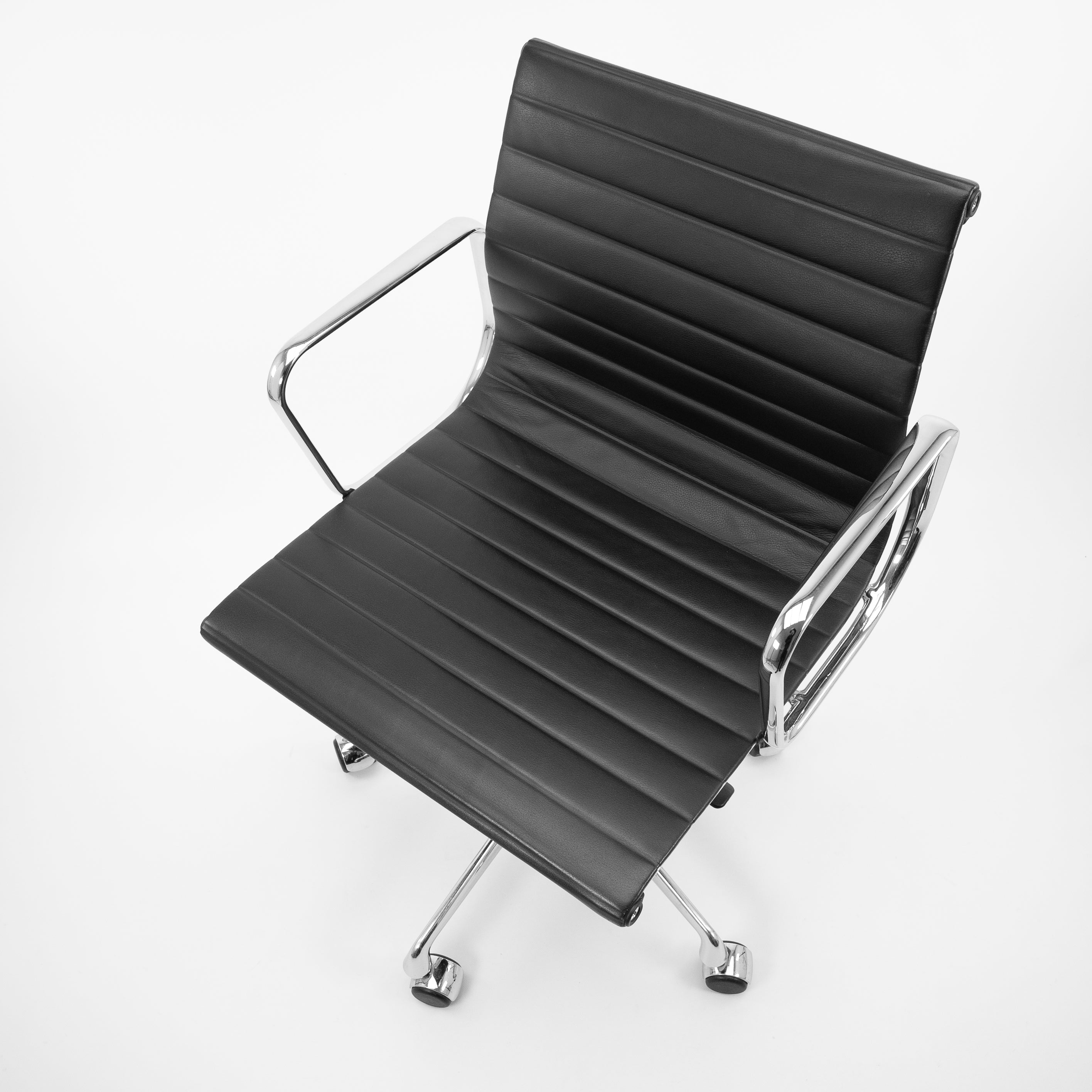 EA117 Bürostuhl Wippe Aluminium Schwarz