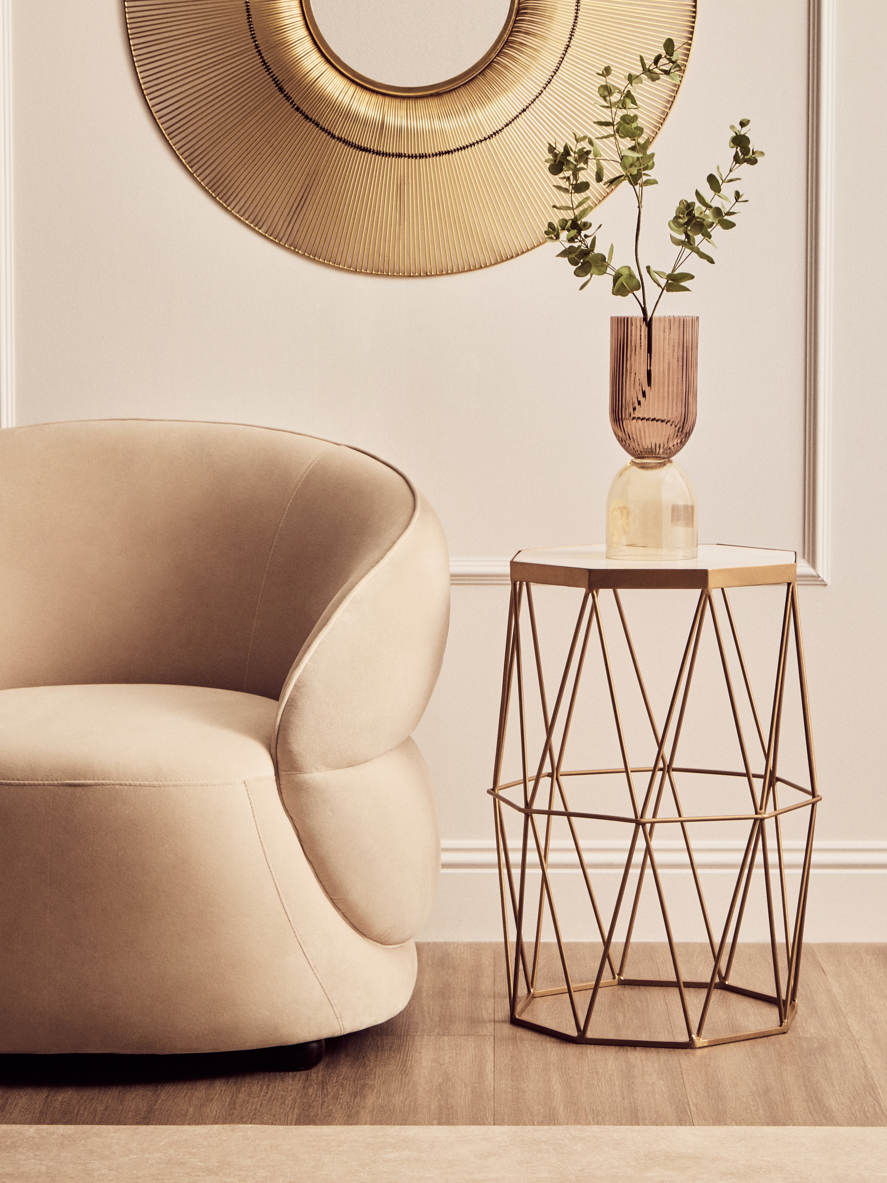 Shalimar Achteckiger Marmor und Gold Beistelltisch
