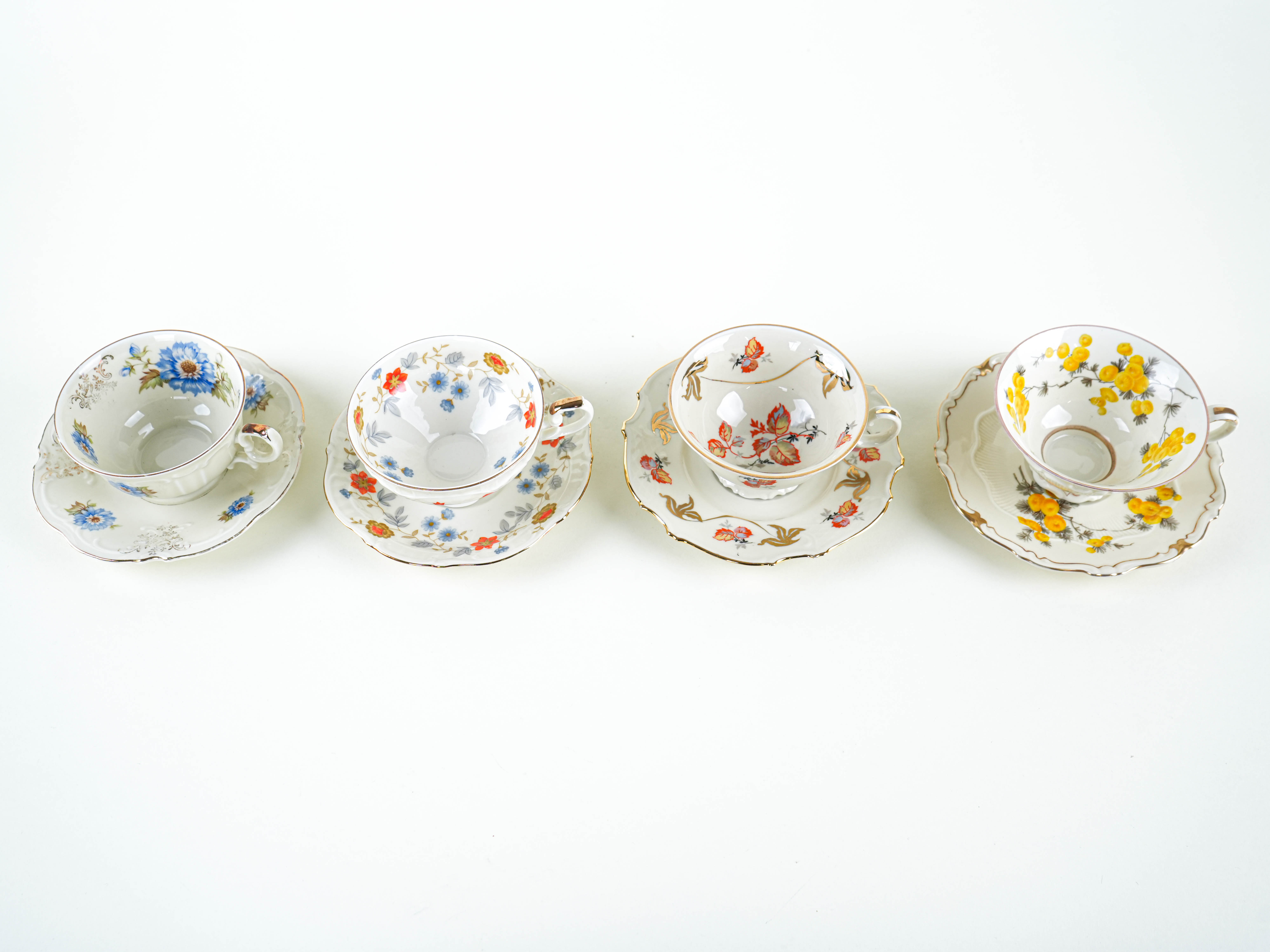 Porcelain cup set 20th century