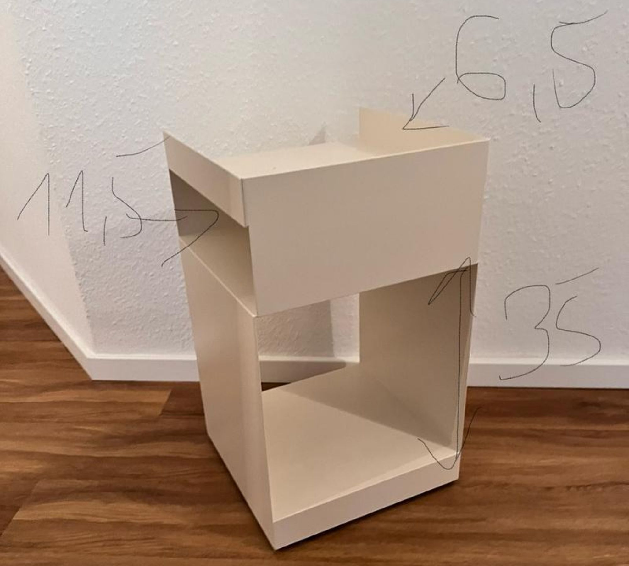 Rotate SC73 Beistelltisch Ivory