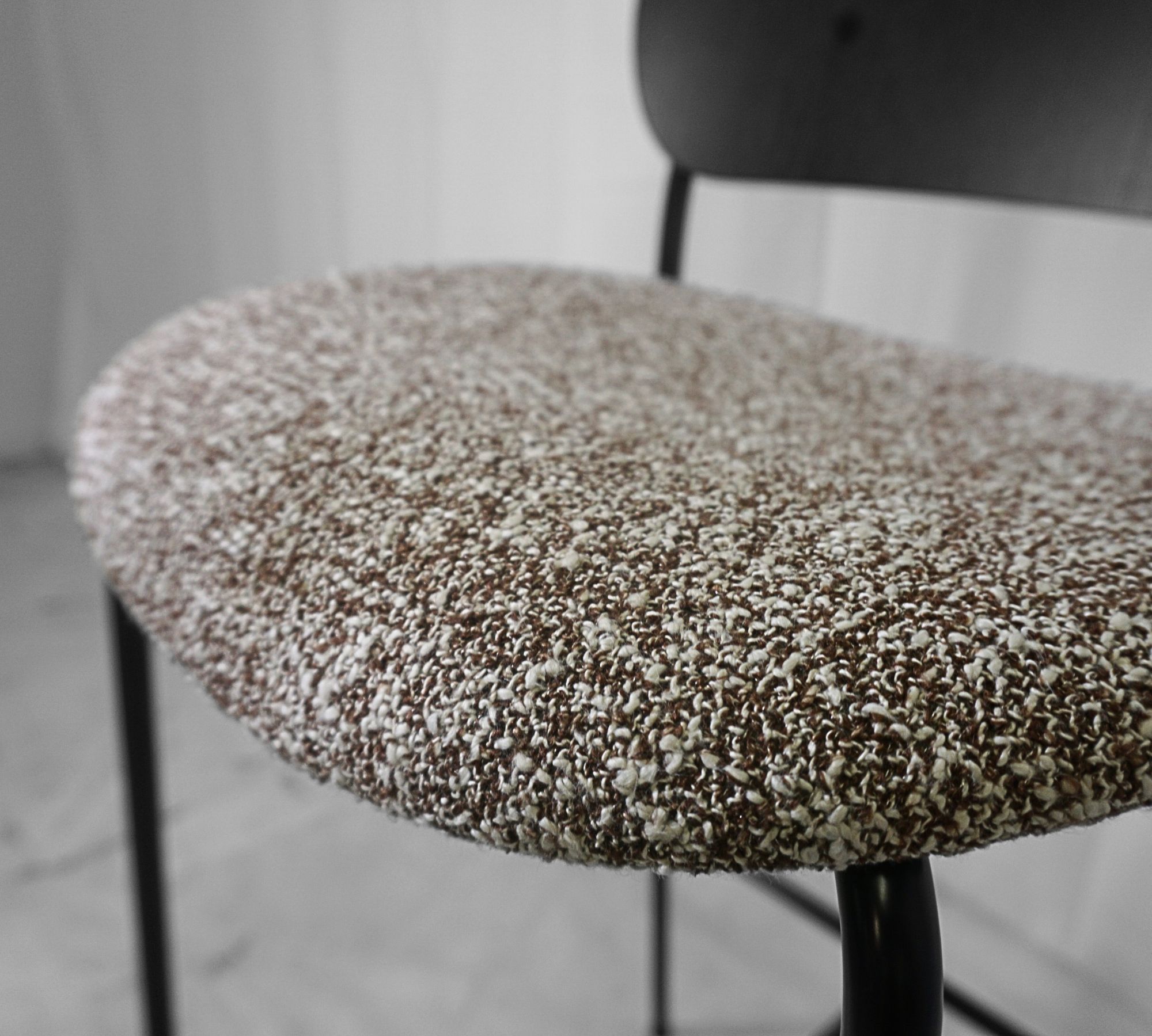 Pavilion AV1 Sgabello da bar Tessuto Acciaio Nero