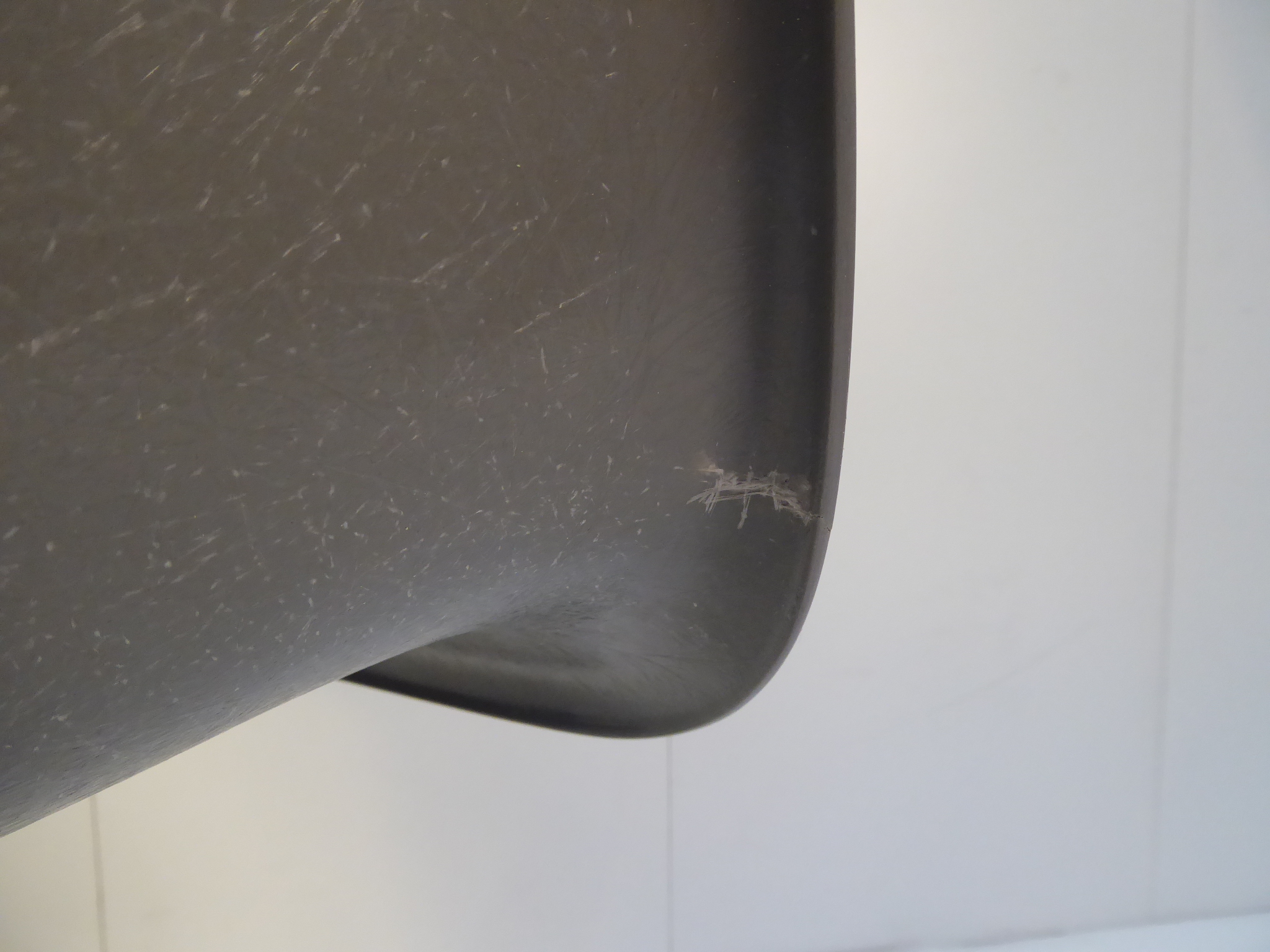 Eames Fiberglass Chair DAR Kunststoff Raw Umber