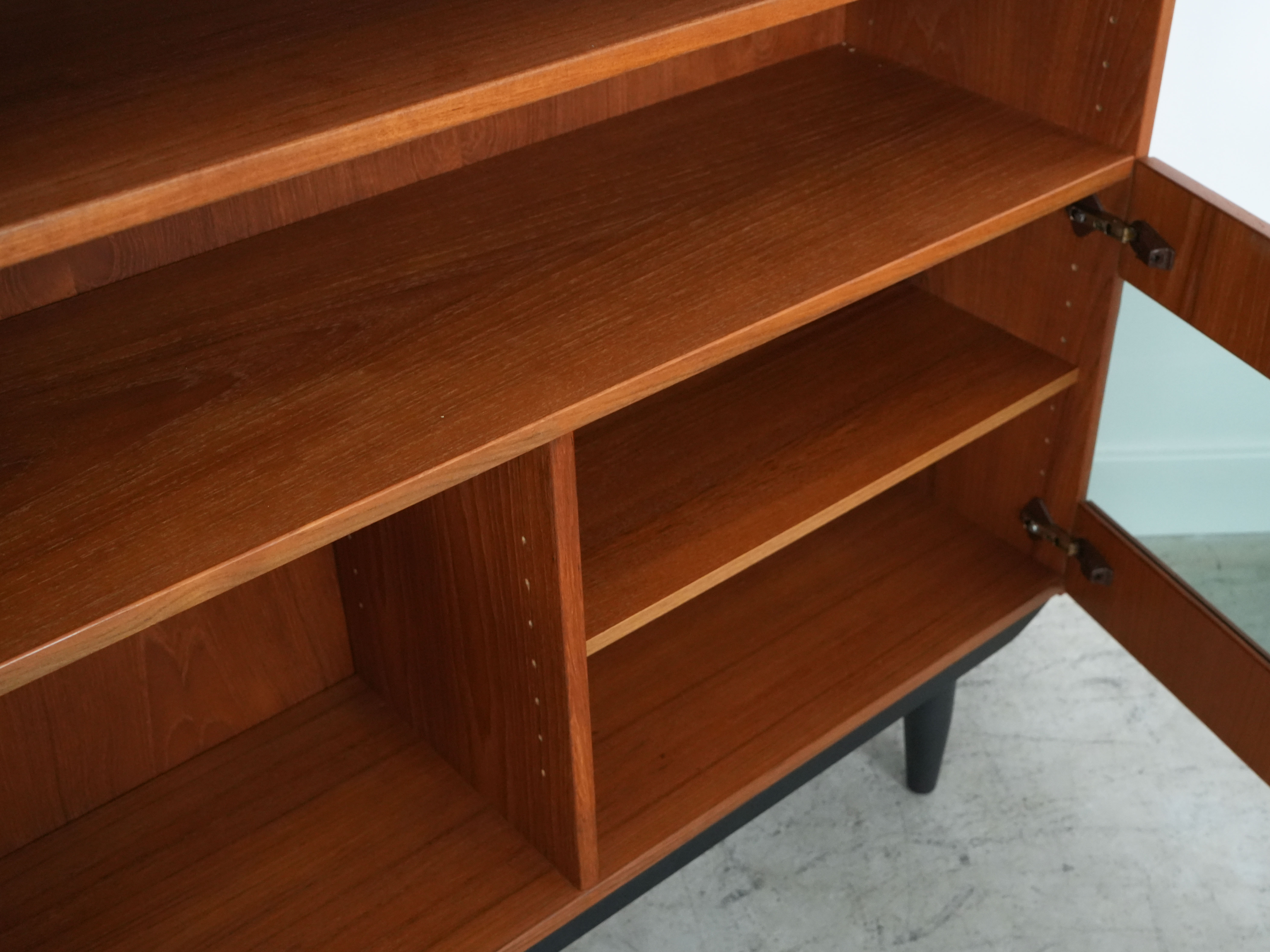 Schrank Teakholz 1970er Jahre