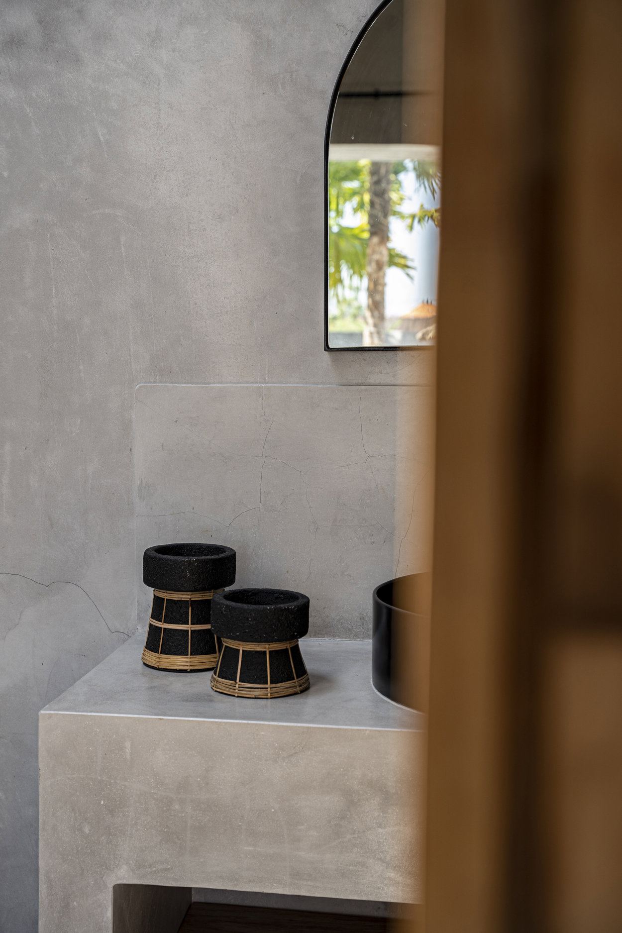 Serene Candle Holder Black