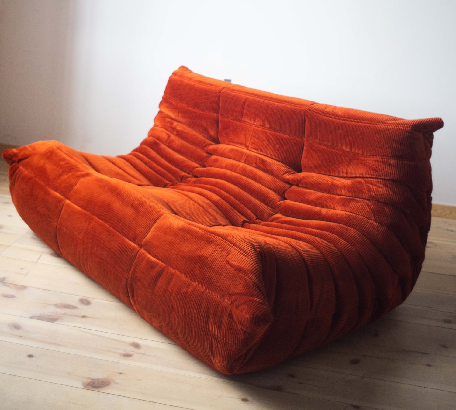 Togo Sofa 2-Sitzer Cord Bernsteinorange