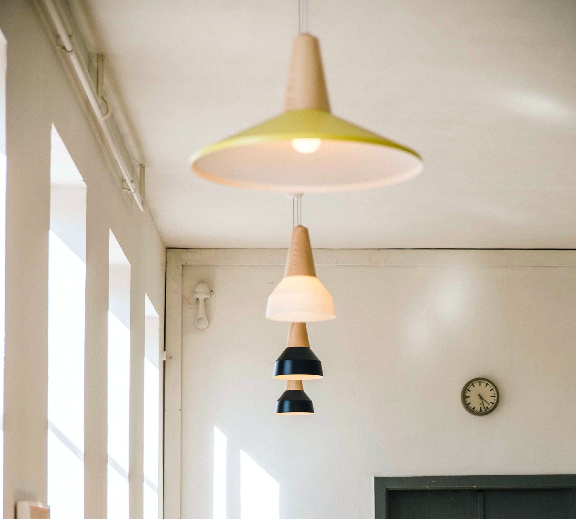 Eikon Lampe Weiß / Esche