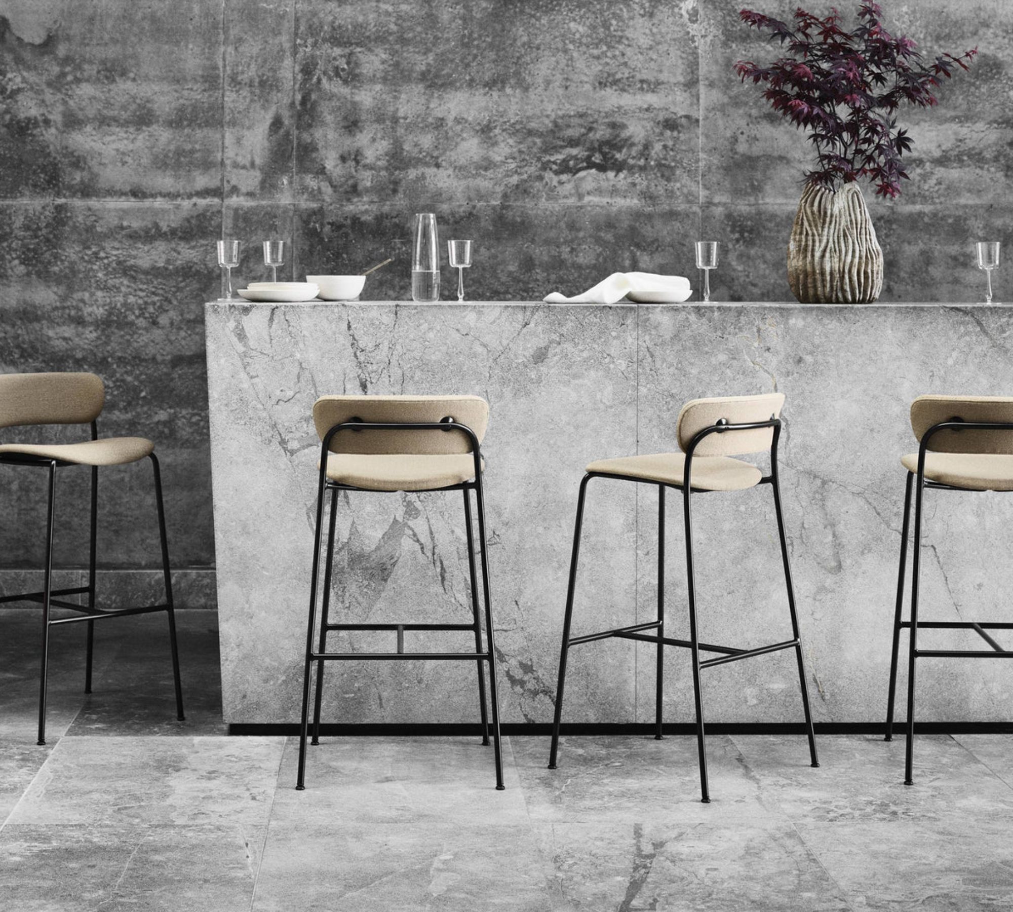 Pavilion AV1 Sgabello da bar Tessuto Acciaio Nero