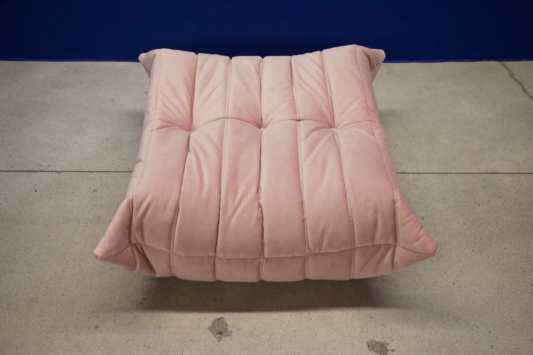 Togo Ottoman Velvet Light Pink