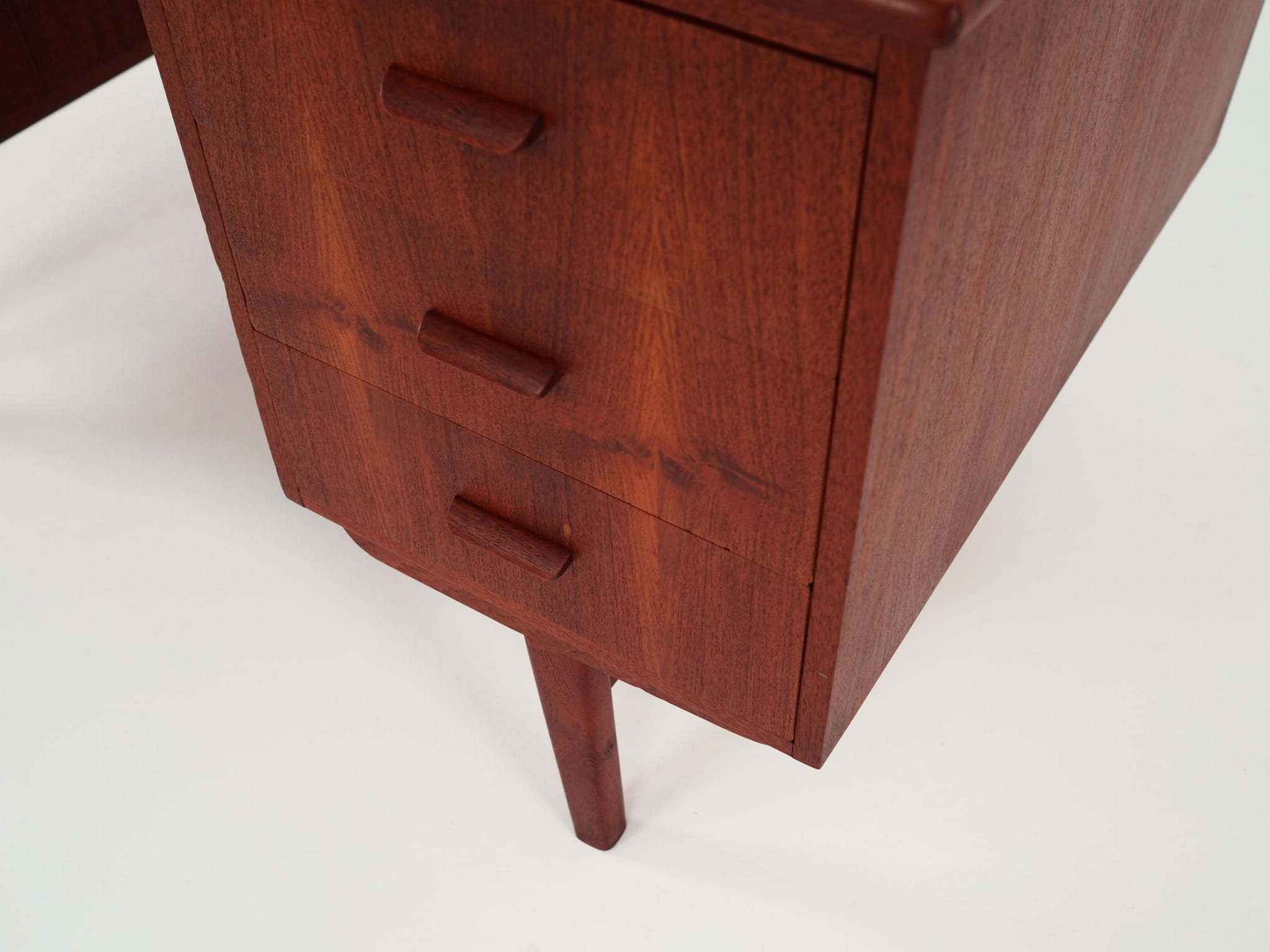 Vintage Schreibtisch Teakholz Braun 1970er Jahre 