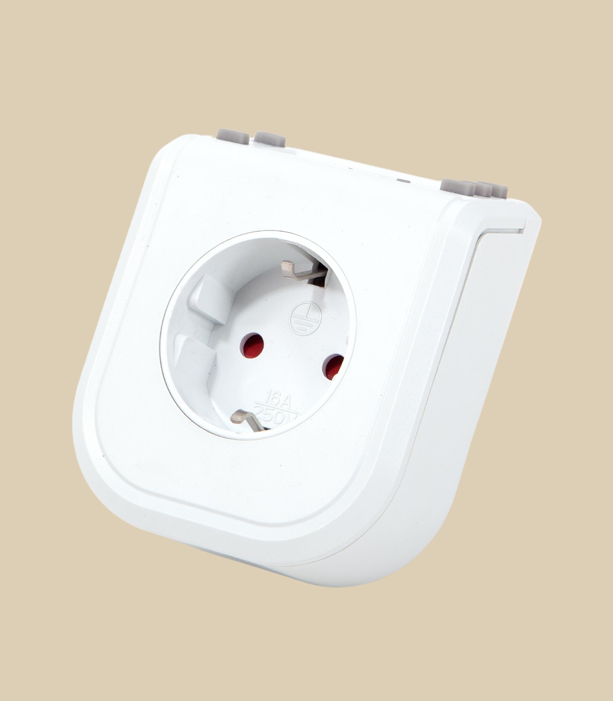 Design Award: Pine wood planting system Automatic watering