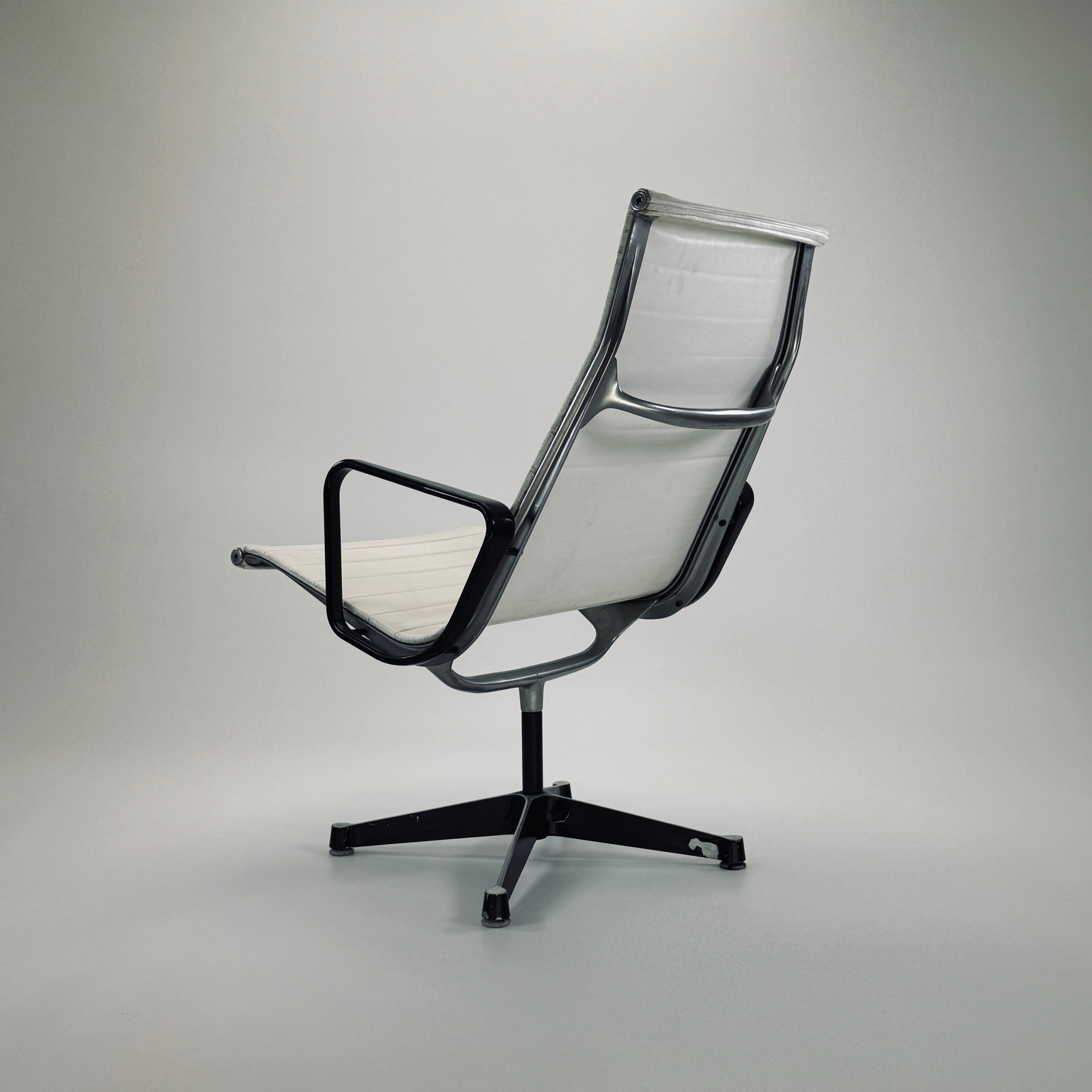 Aluminium Group Chair EA 116 Leder Weiß