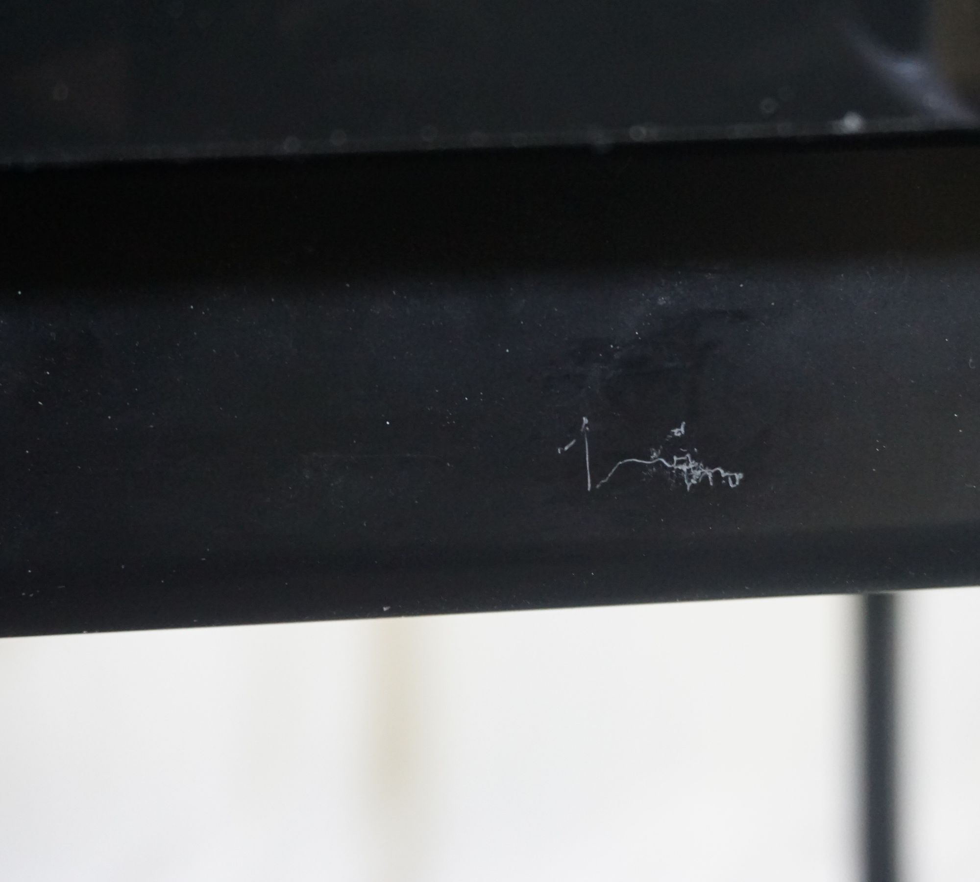 Drip Frame Esstisch Schwarz 190x80cm