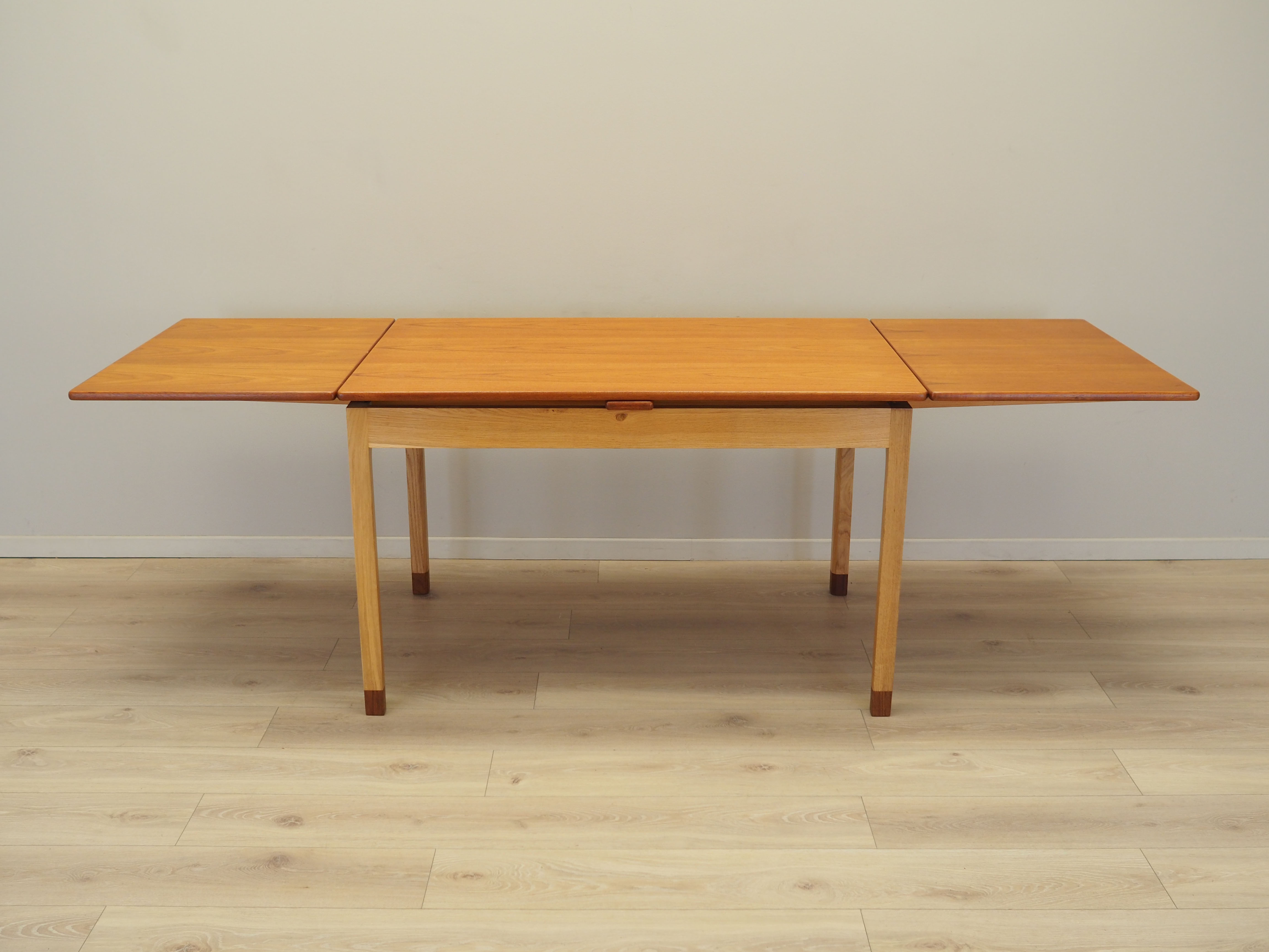 Extendable table, Danish Design, 1970s, Manufacturer: SKM