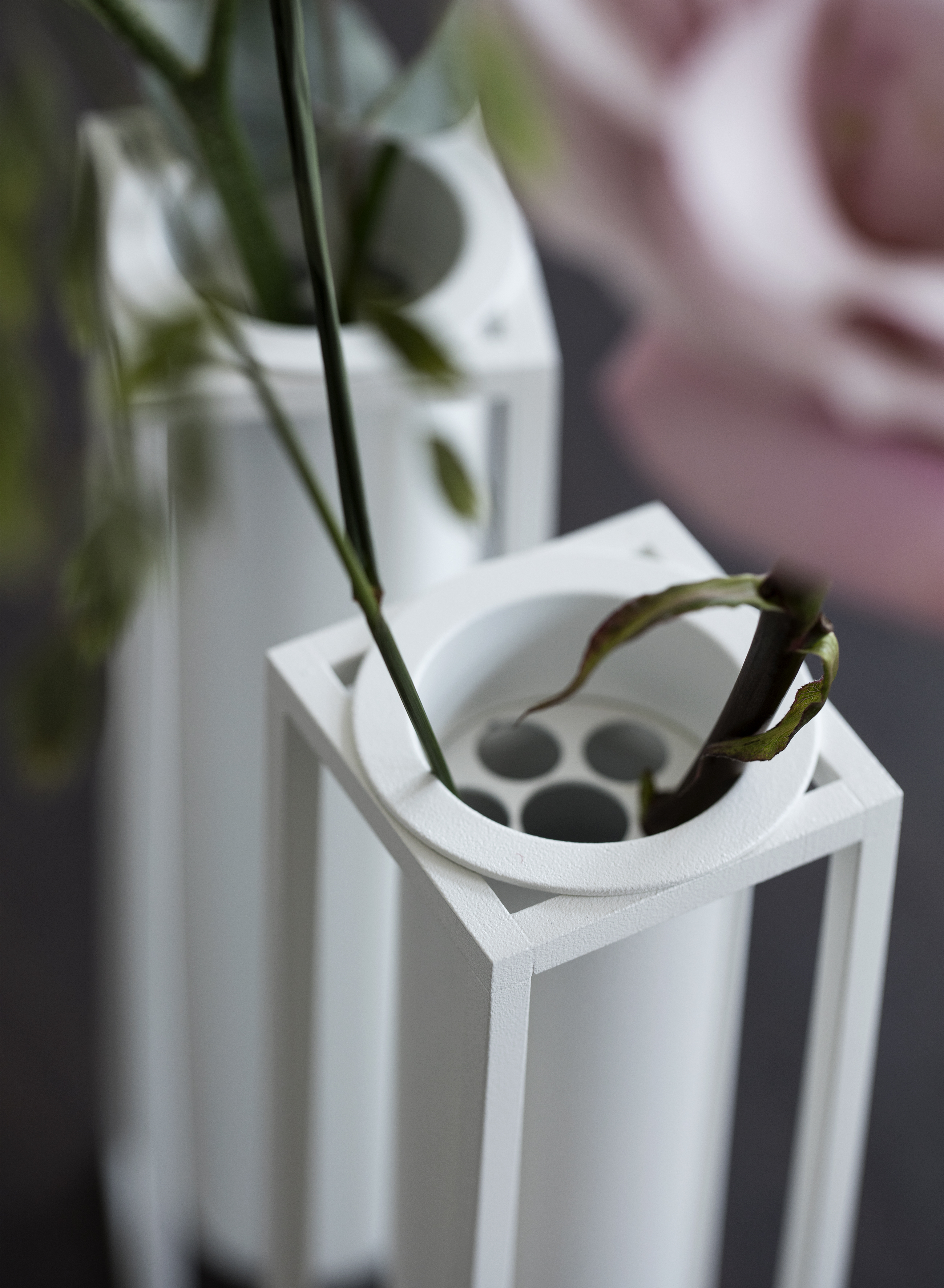 Kubus Vase Flora Weiß