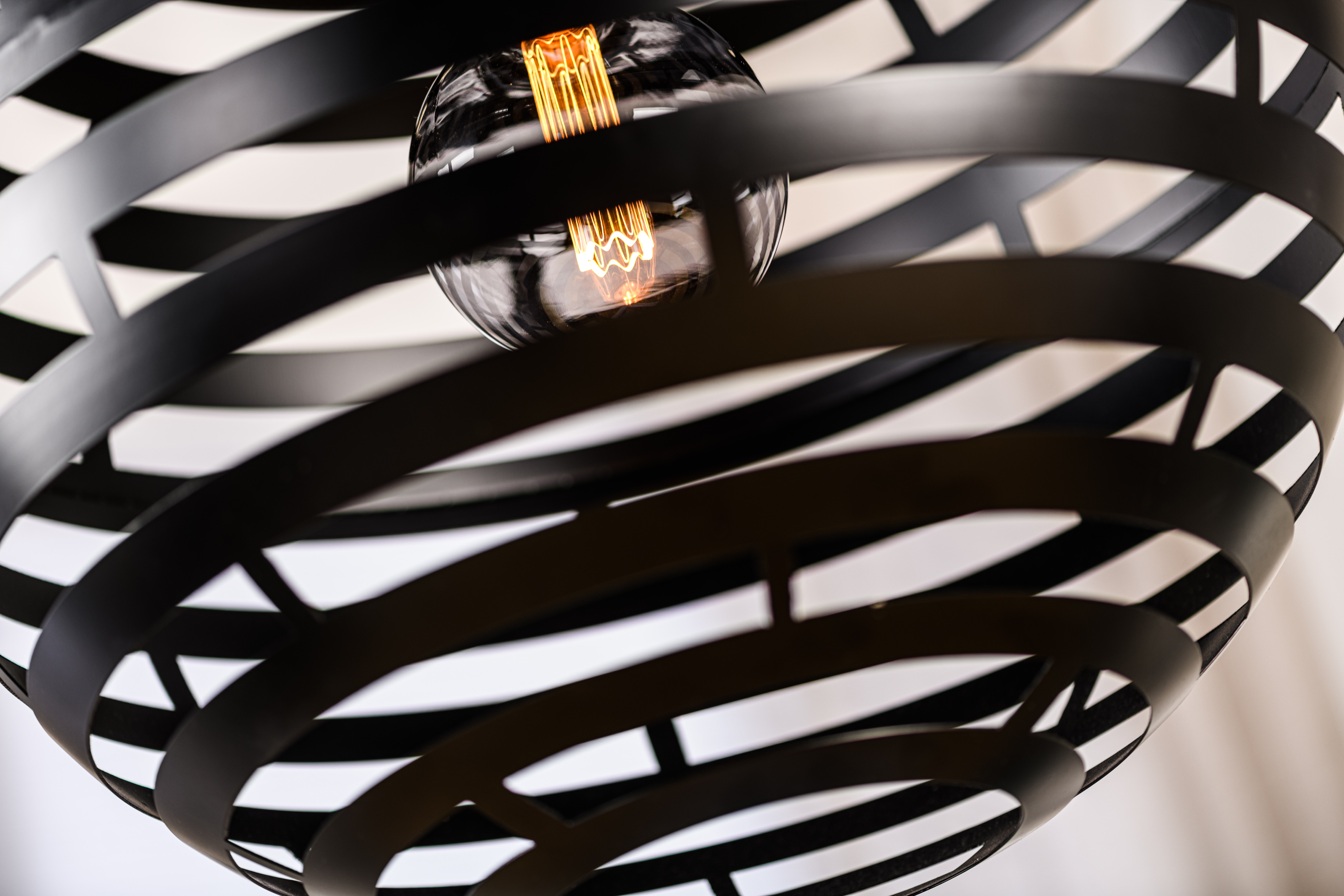 Pendant lamp metal black