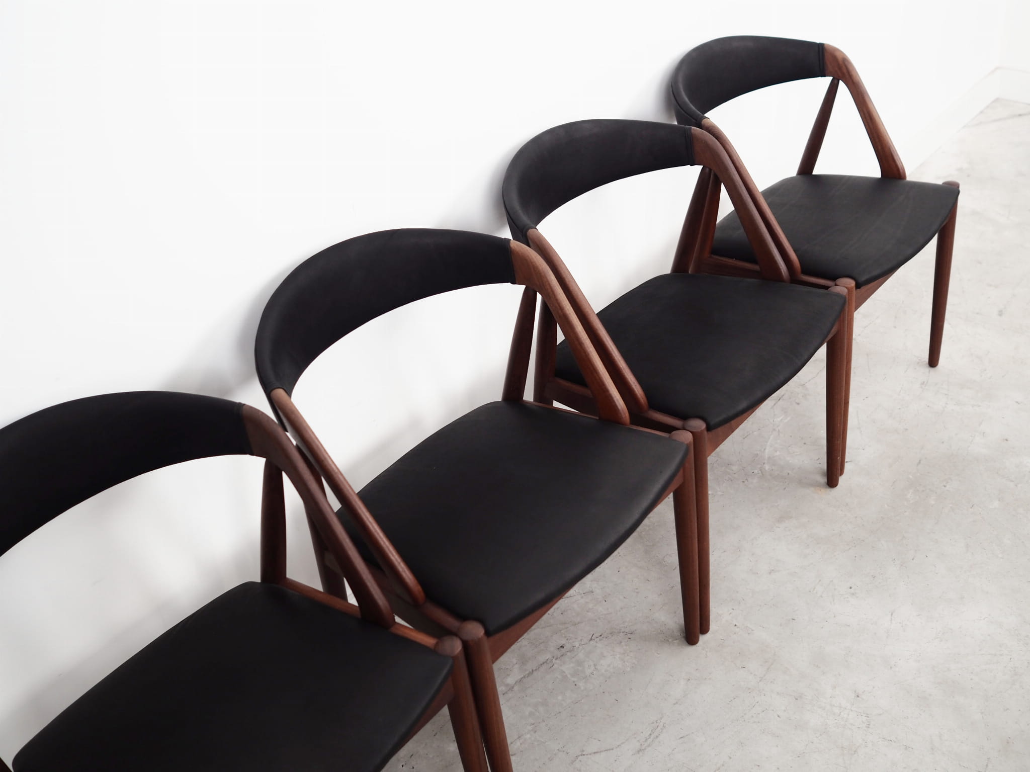 4x Vintage Stuhl Teakholz Textil Schwarz 1970er Jahre