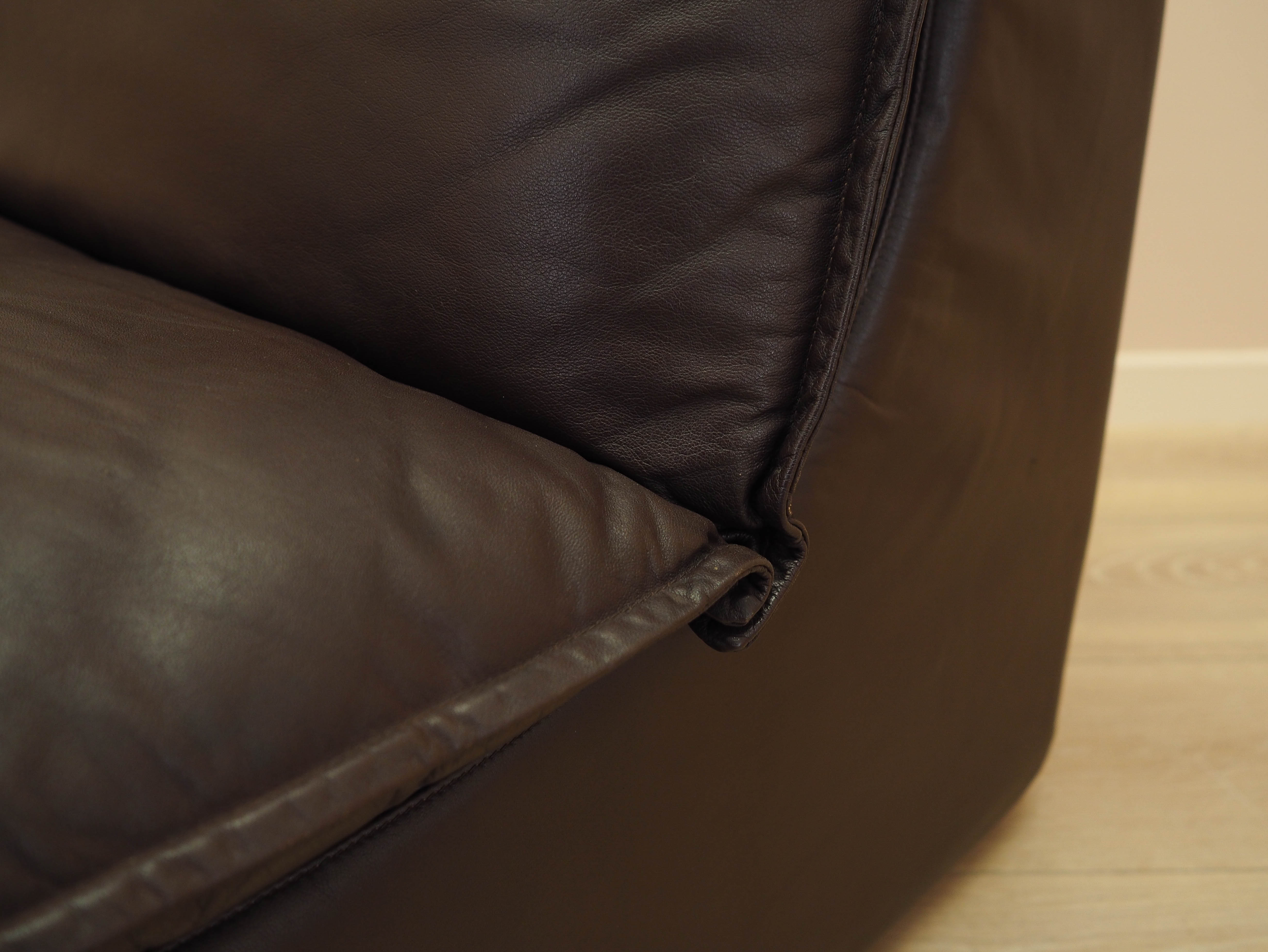 Leather armchair Brown