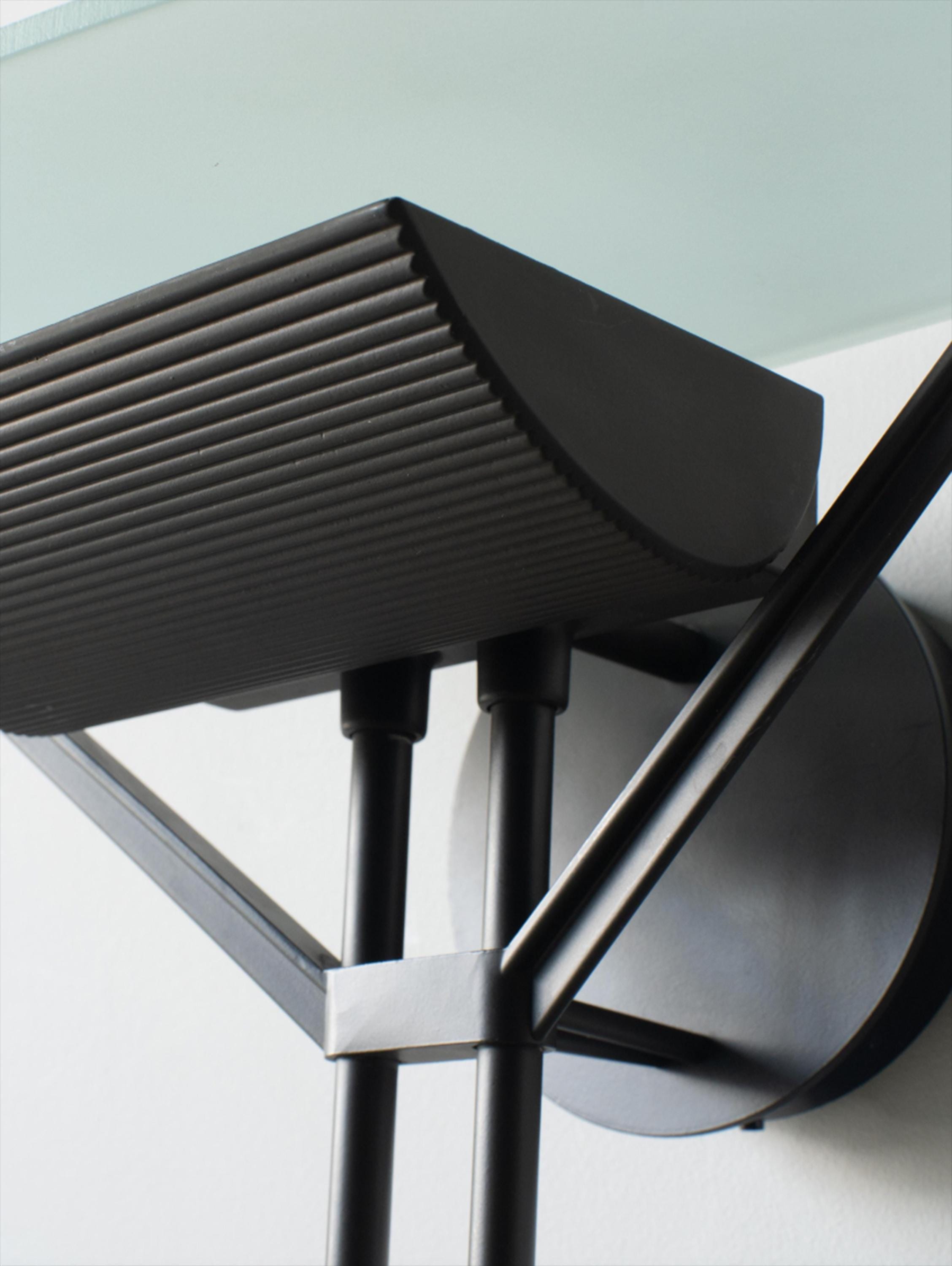 Wandlampe Glas Metall Schwarz 1980er Jahre