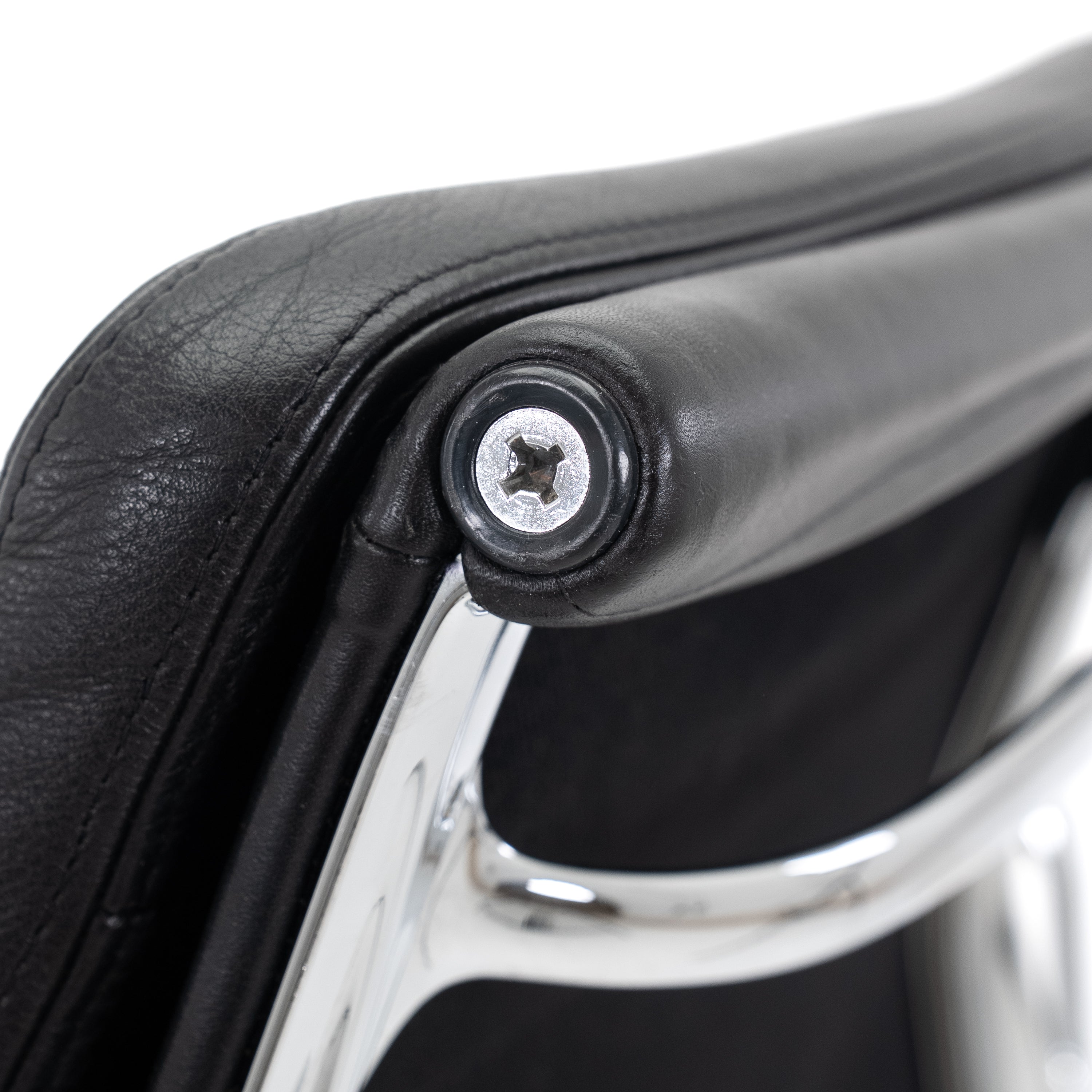 EA208 Bürostuhl Leder Schwarz von Vitra